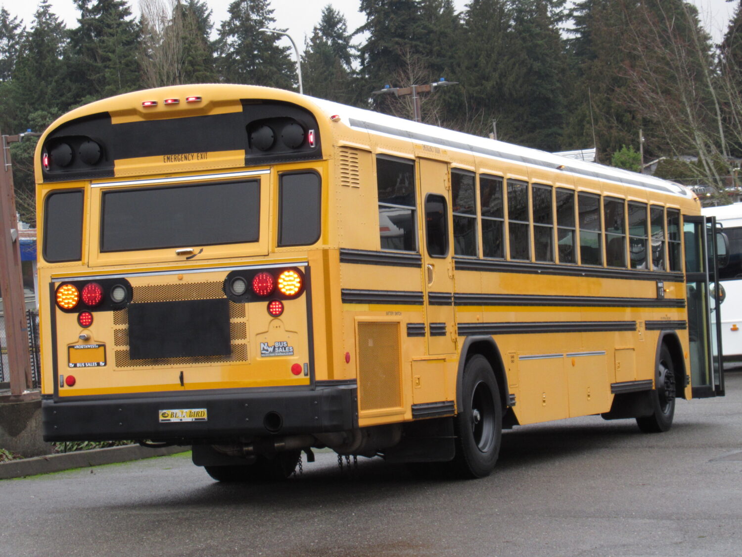 2006 Blue Bird All American 75 Passenger School Bus - B37808 - Image 3