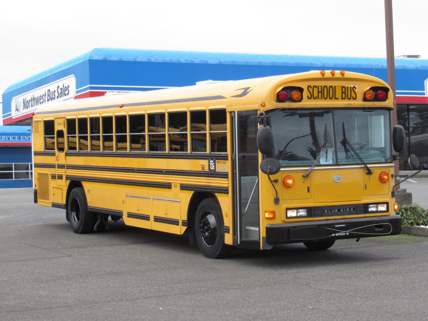 2002 Blue Bird All American 78 Passenger School Bus - B05522