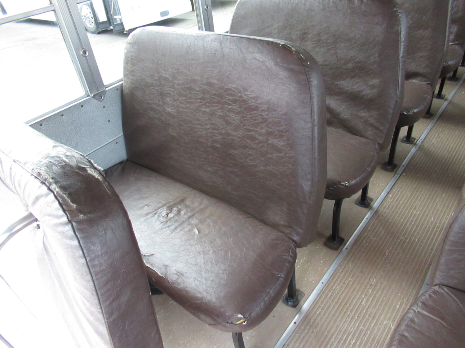 2002 Blue Bird All American 78 Passenger School Bus - B05522 - Image 9