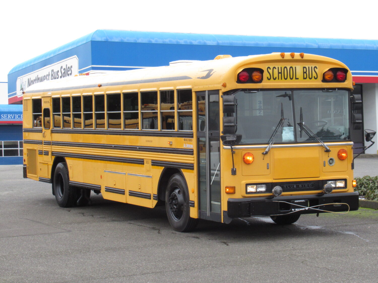 2001 Blue Bird All American 78 Passenger School Bus - B01677