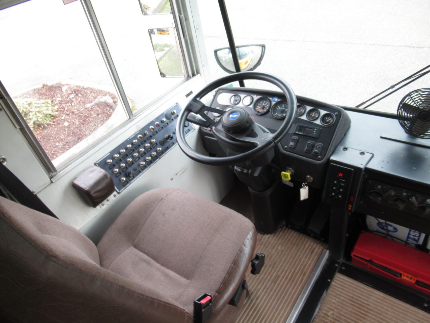 2001 Blue Bird All American 78 Passenger School Bus - B01677 - Image 5