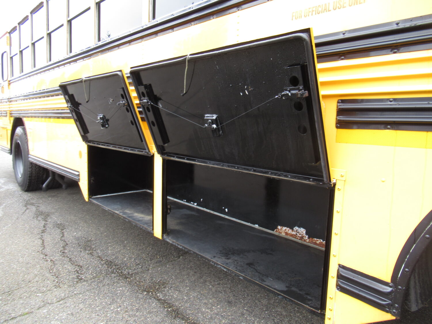 2001 Blue Bird All American 78 Passenger School Bus - B01677 - Image 11