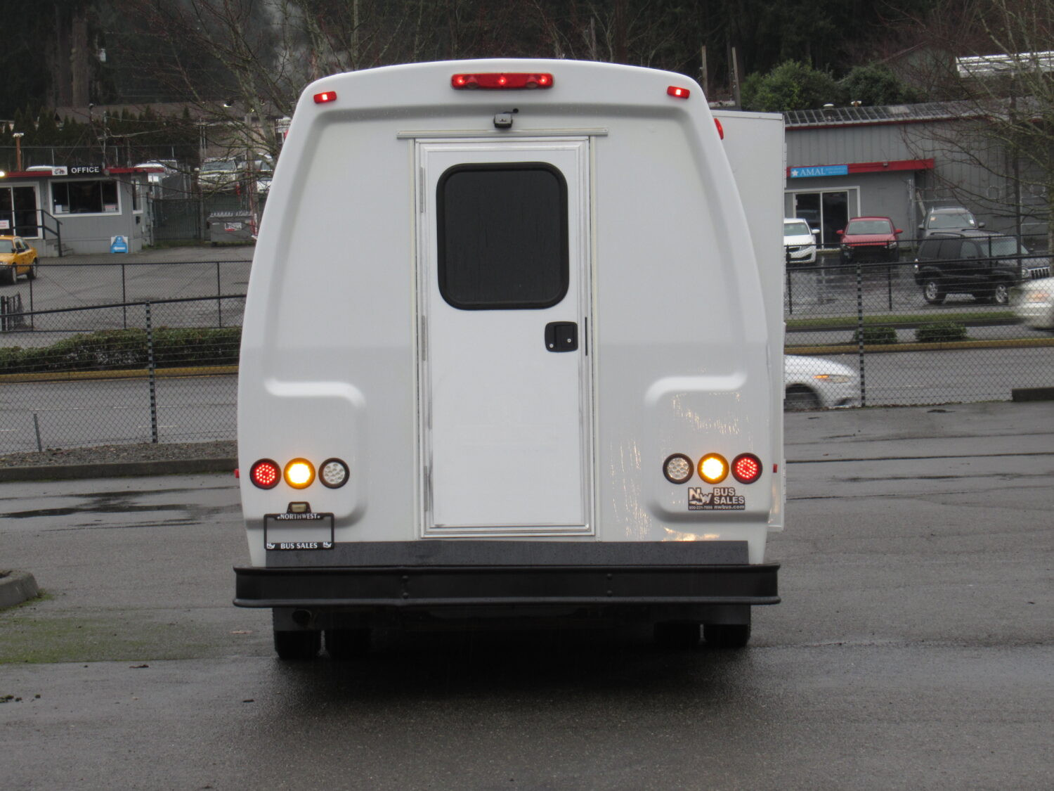 2010 Ford Ameritrans 19 Passenger + 2 Wheelchair Shuttle Bus - S34252 - Image 11