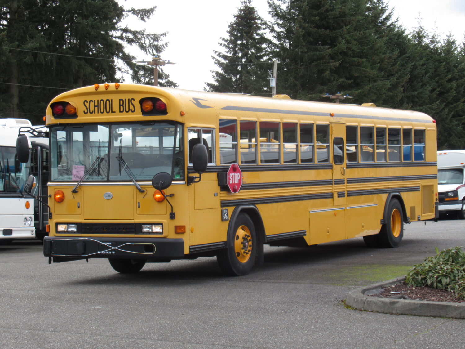2005 Blue Bird All American 81 Passenger School Bus - B18623 - Image 2