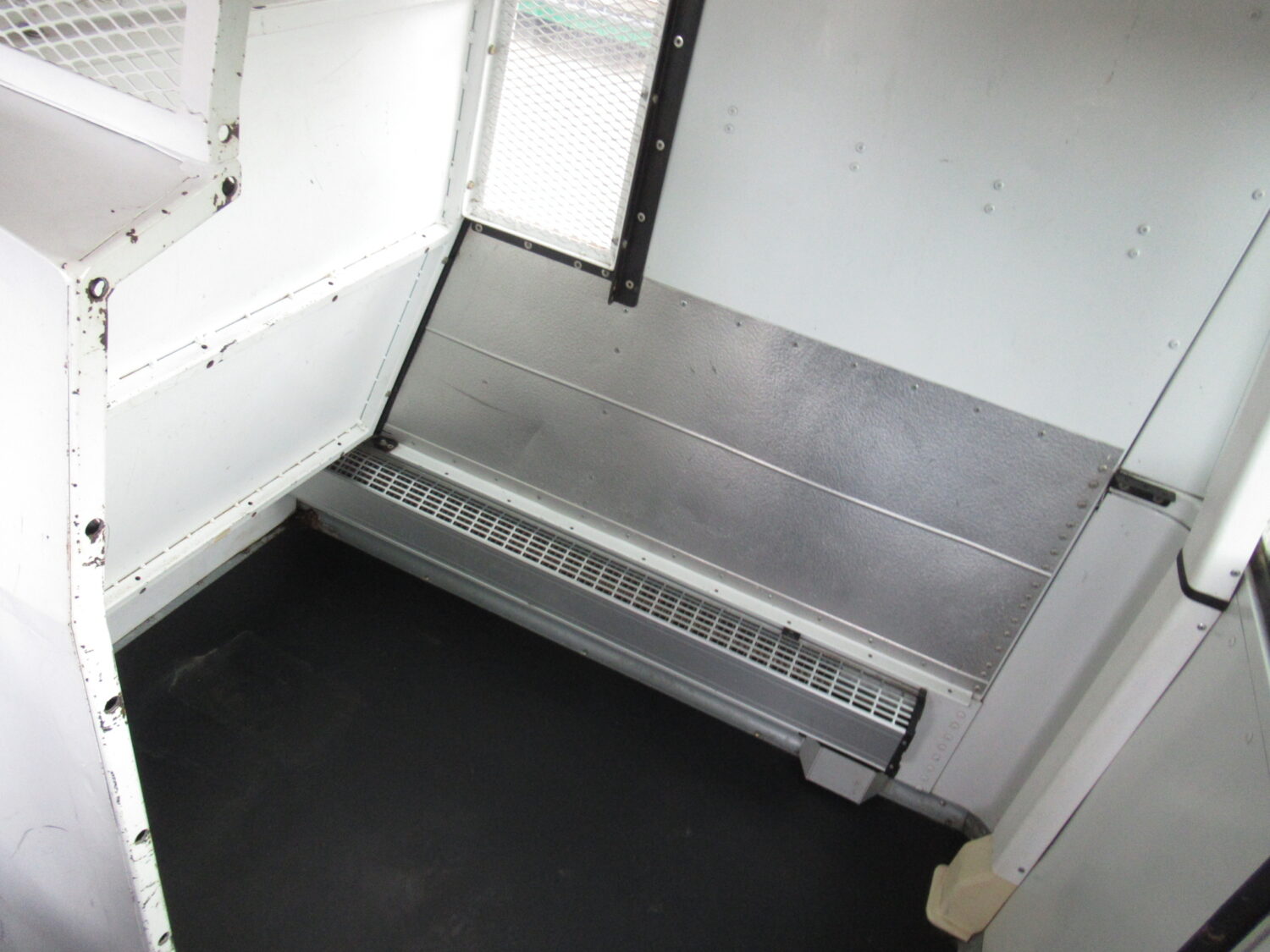 2003 Chevrolet Blue Bird Micro Bird 14 Passenger Bus - B79953 - Image 10