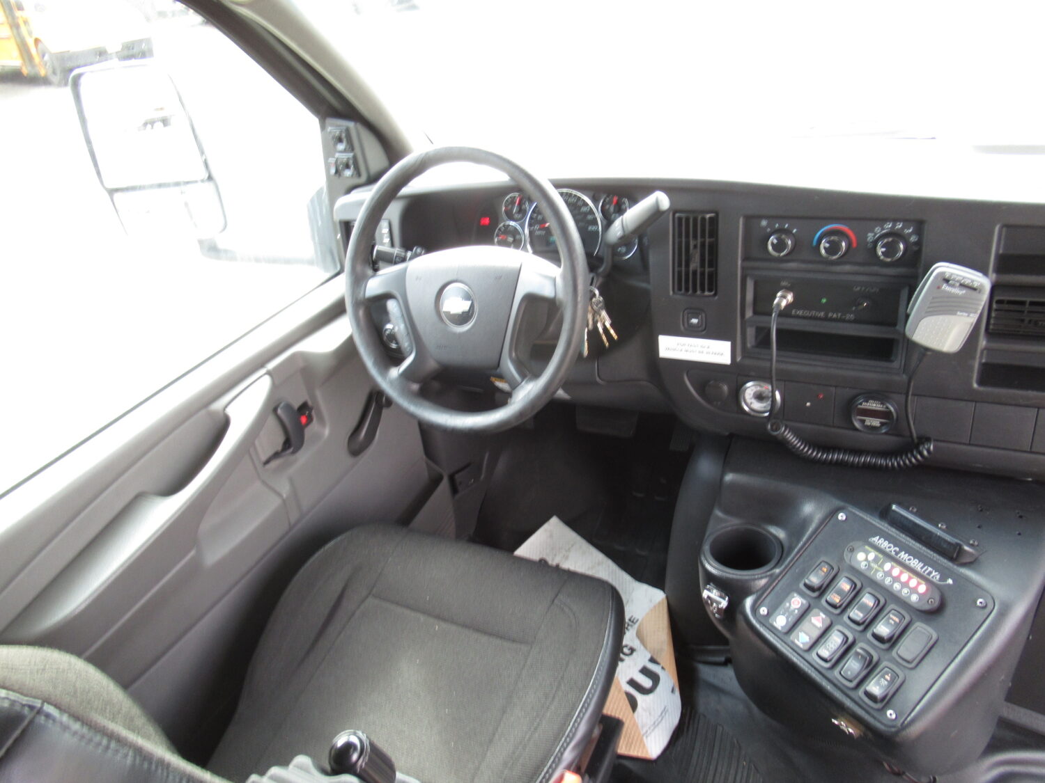 2012 Chevrolet Arboc Spirit of Mobility 17 Passenger + 2 Wheelchair ADA Shuttle Bus - S19714 - Image 5