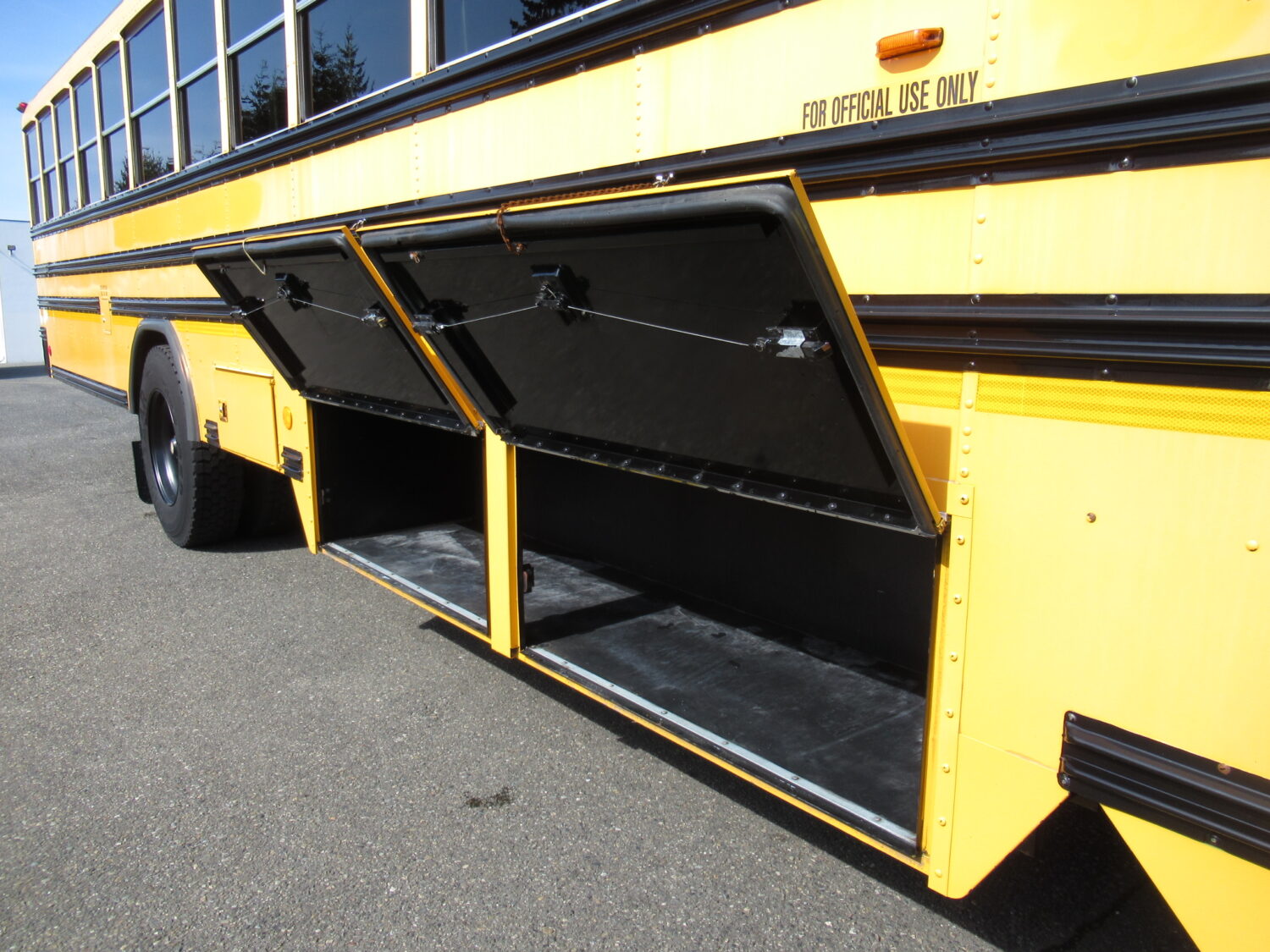 2009 Blue Bird Vision 74 Passenger School Bus - B59253 - Image 9