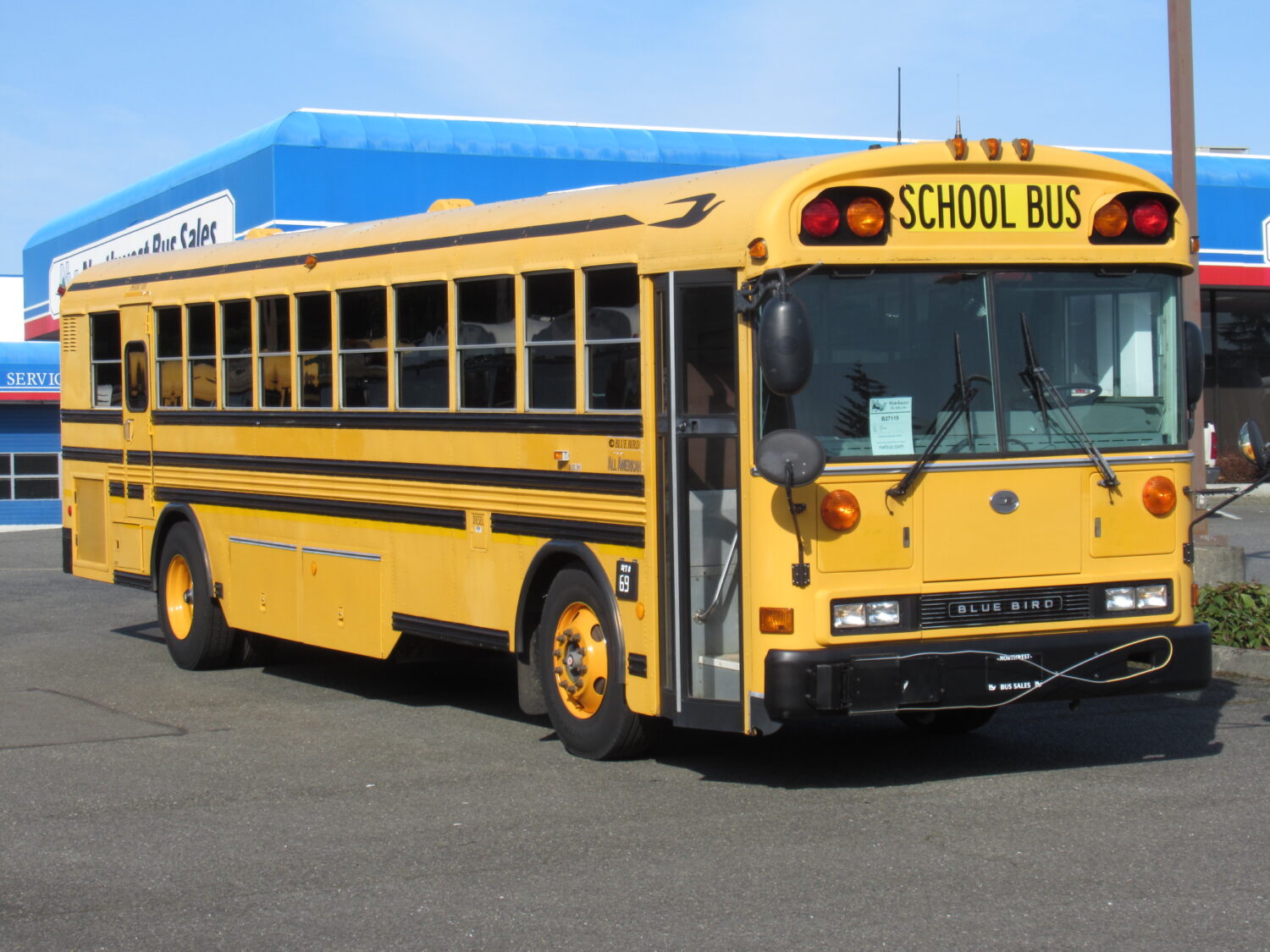 2005 Blue Bird All American 78 Passenger School Bus - B27119