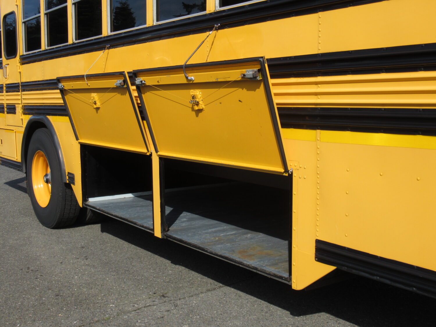 2005 Blue Bird All American 78 Passenger School Bus - B27119 - Image 9