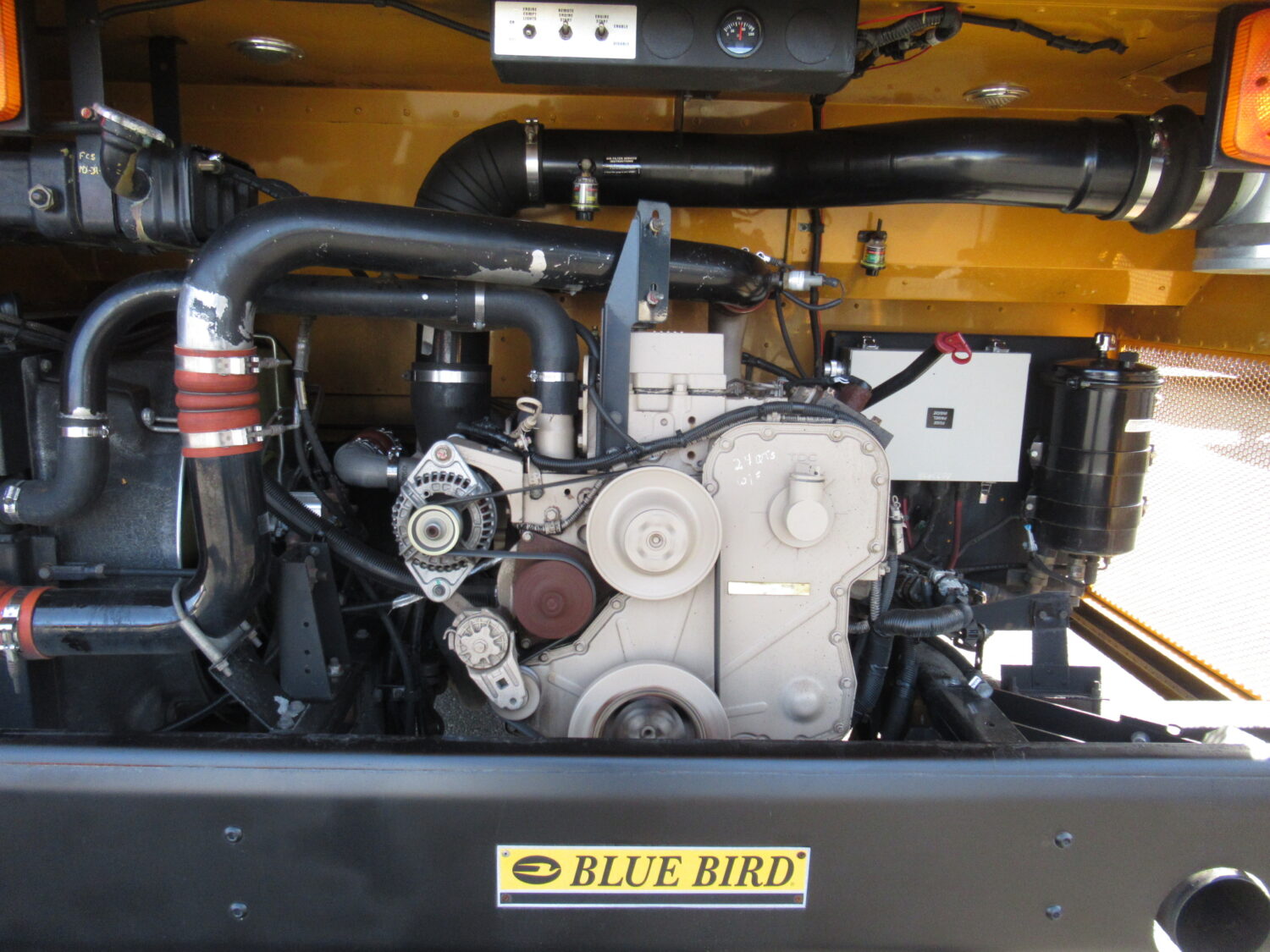 2005 Blue Bird All American 78 Passenger School Bus - B27119 - Image 11