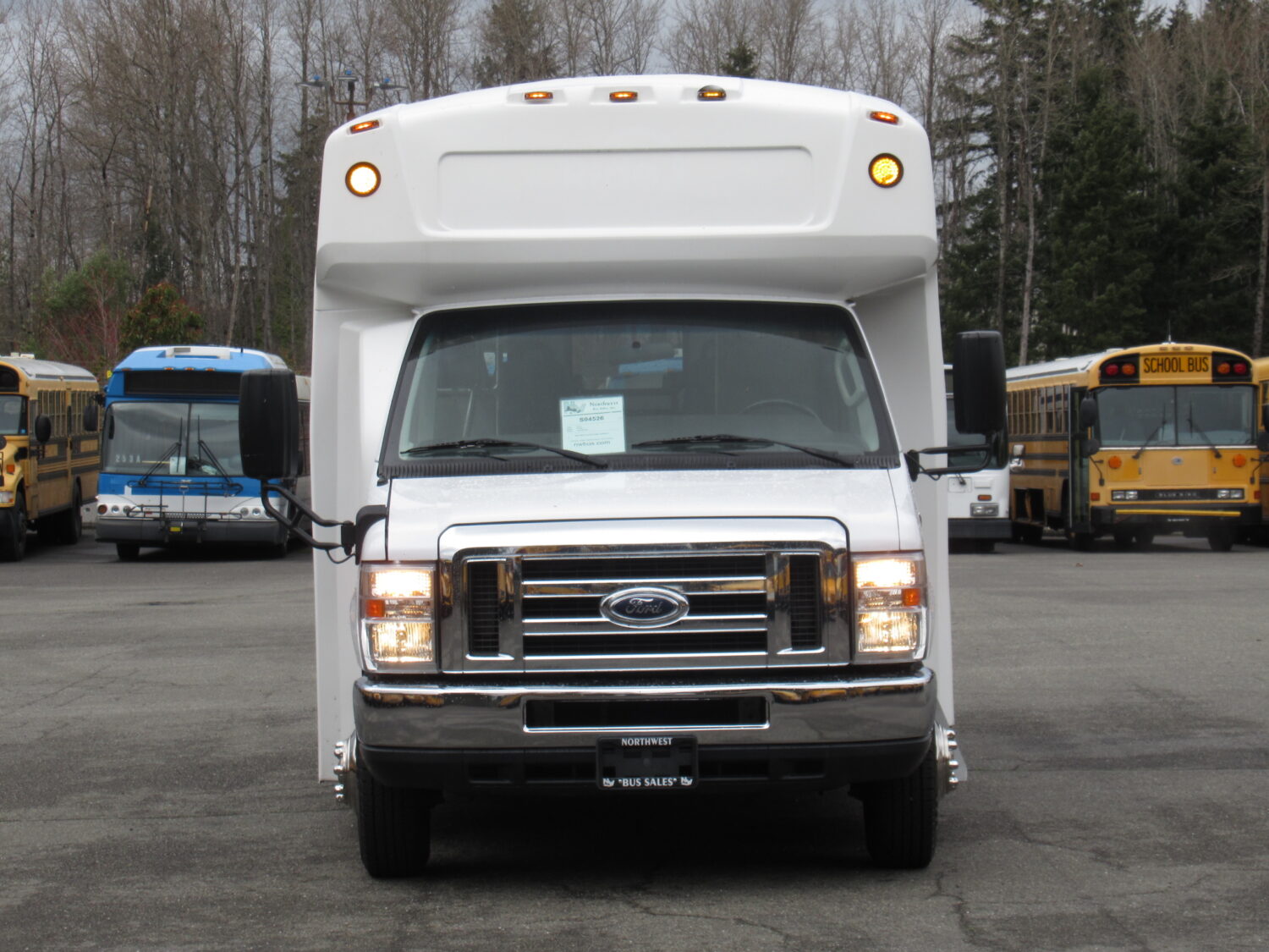 2014 Ford E-450 Champion Challenger 14 Passenger ADA Shuttle Bus - S04526 - Image 12