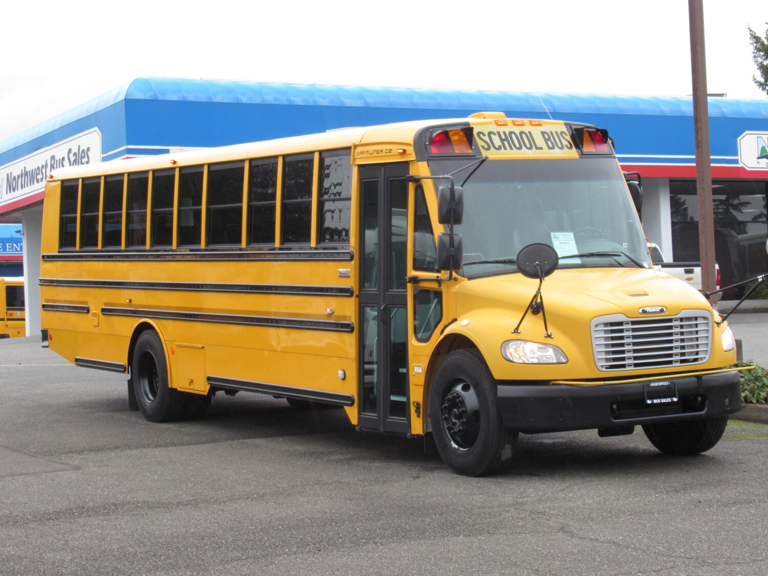 2015 Thomas Saf-T-Liner C2 71 Passenger School Bus - BG4973 - Image 2