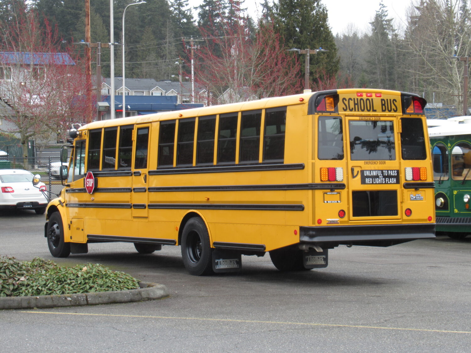 2015 Thomas Saf-T-Liner C2 71 Passenger School Bus - BG4973 - Image 4