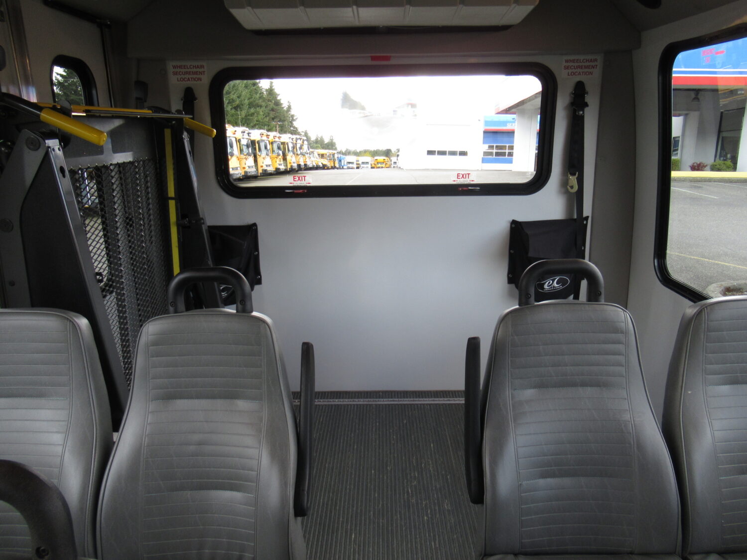 2012 Ford Elkhart ECII 12 Passenger + 2 Wheelchair Shuttle Bus - S21852 - Image 7