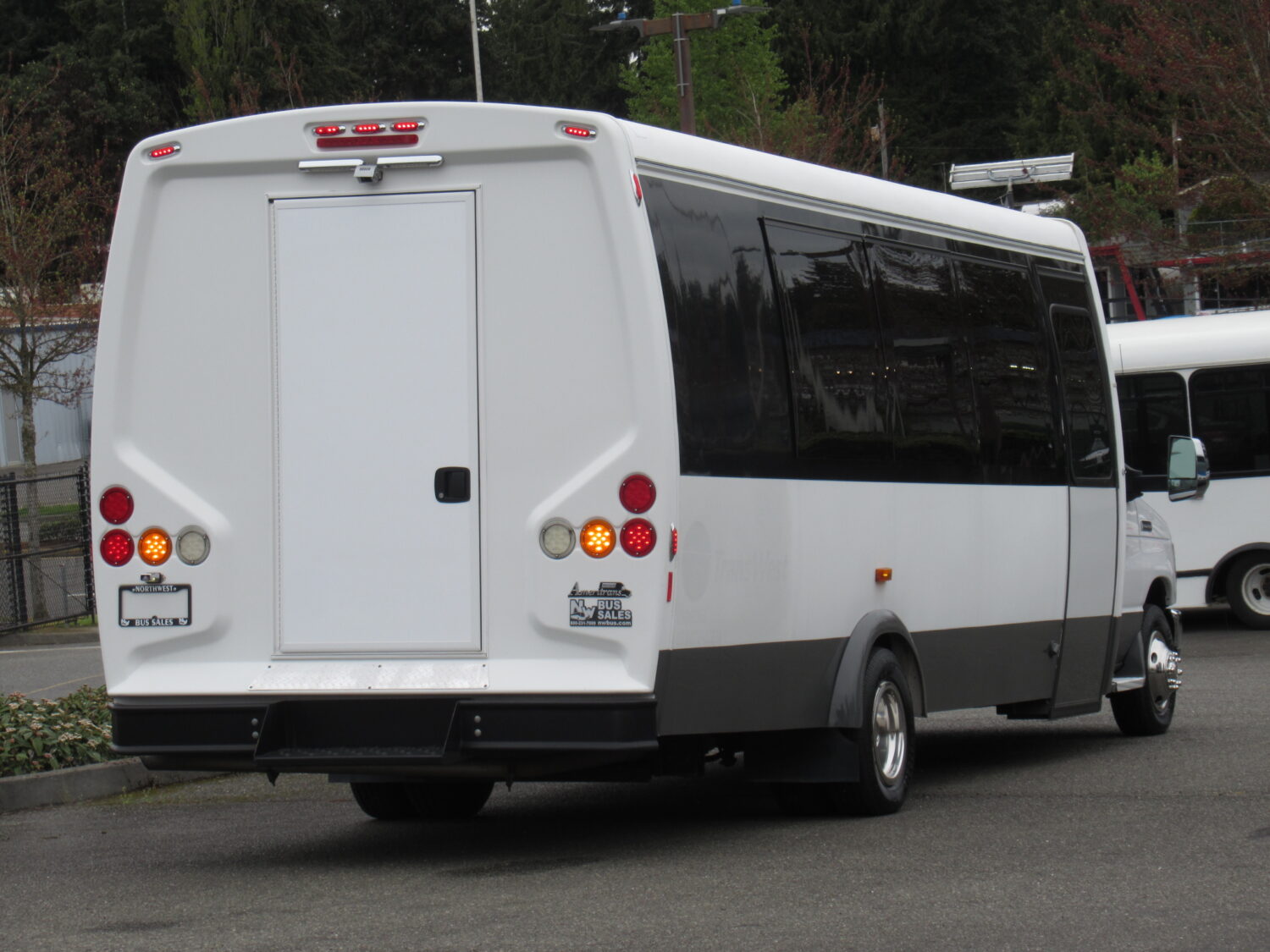 2016 Ford Ameritrans 23 Passenger + Rear Luggage Shuttle Bus - S47759 - Image 3