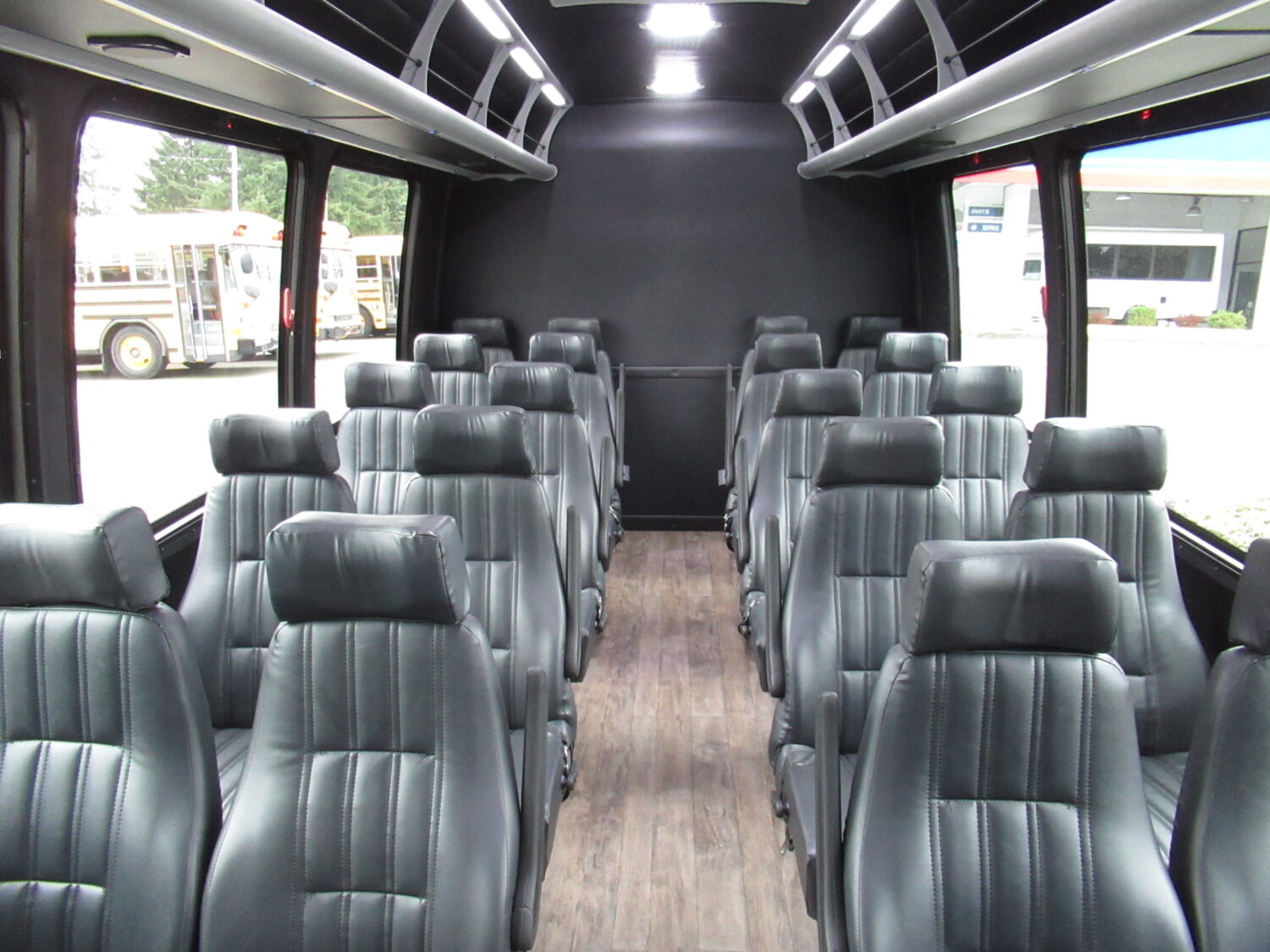 2016 Ford Ameritrans 23 Passenger + Rear Luggage Shuttle Bus - S47759 - Image 6