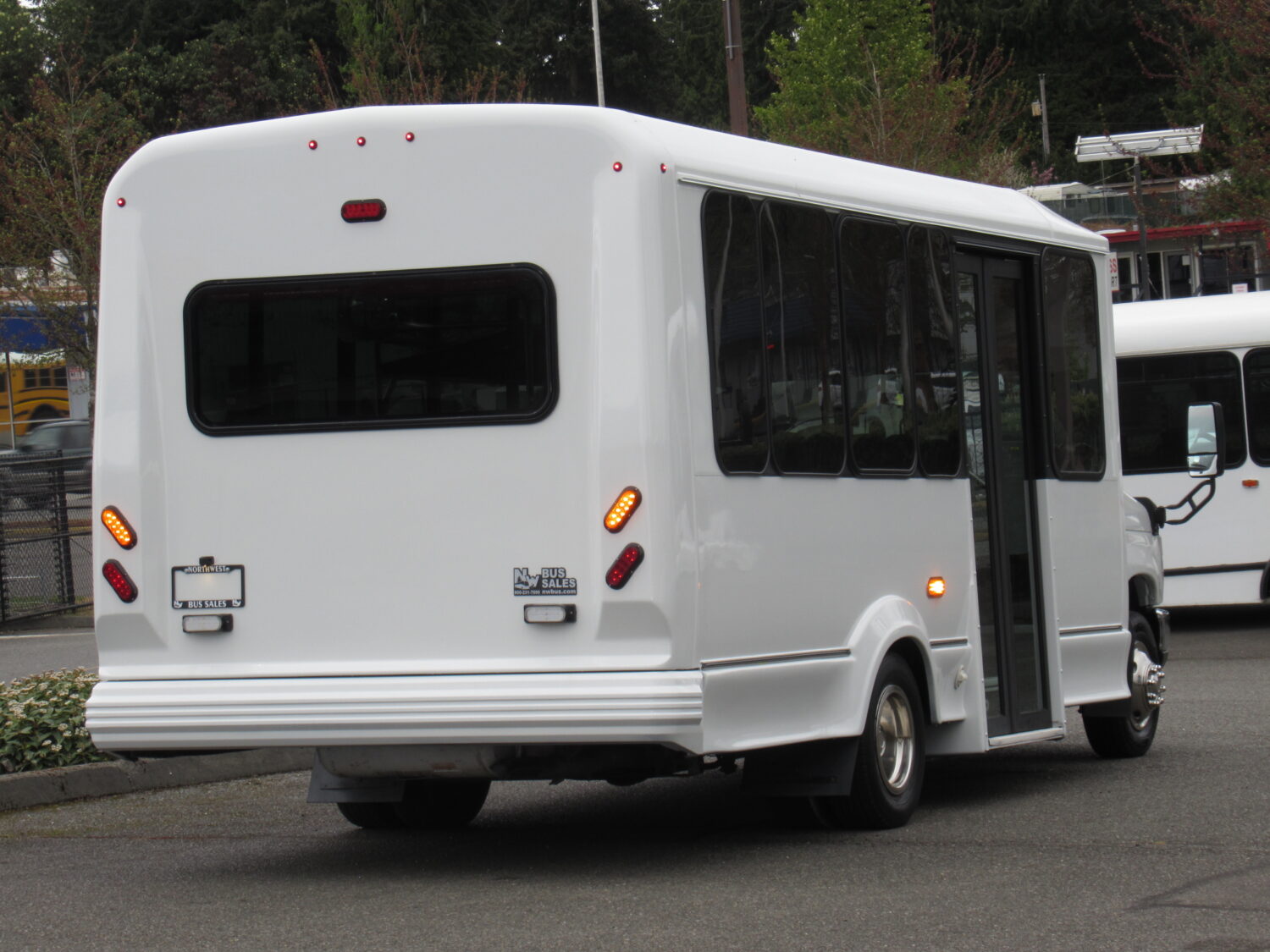 2019 Ford Eldorado Aerotech 14 + Interior Luggage Shuttle Bus - S11163 - Image 3