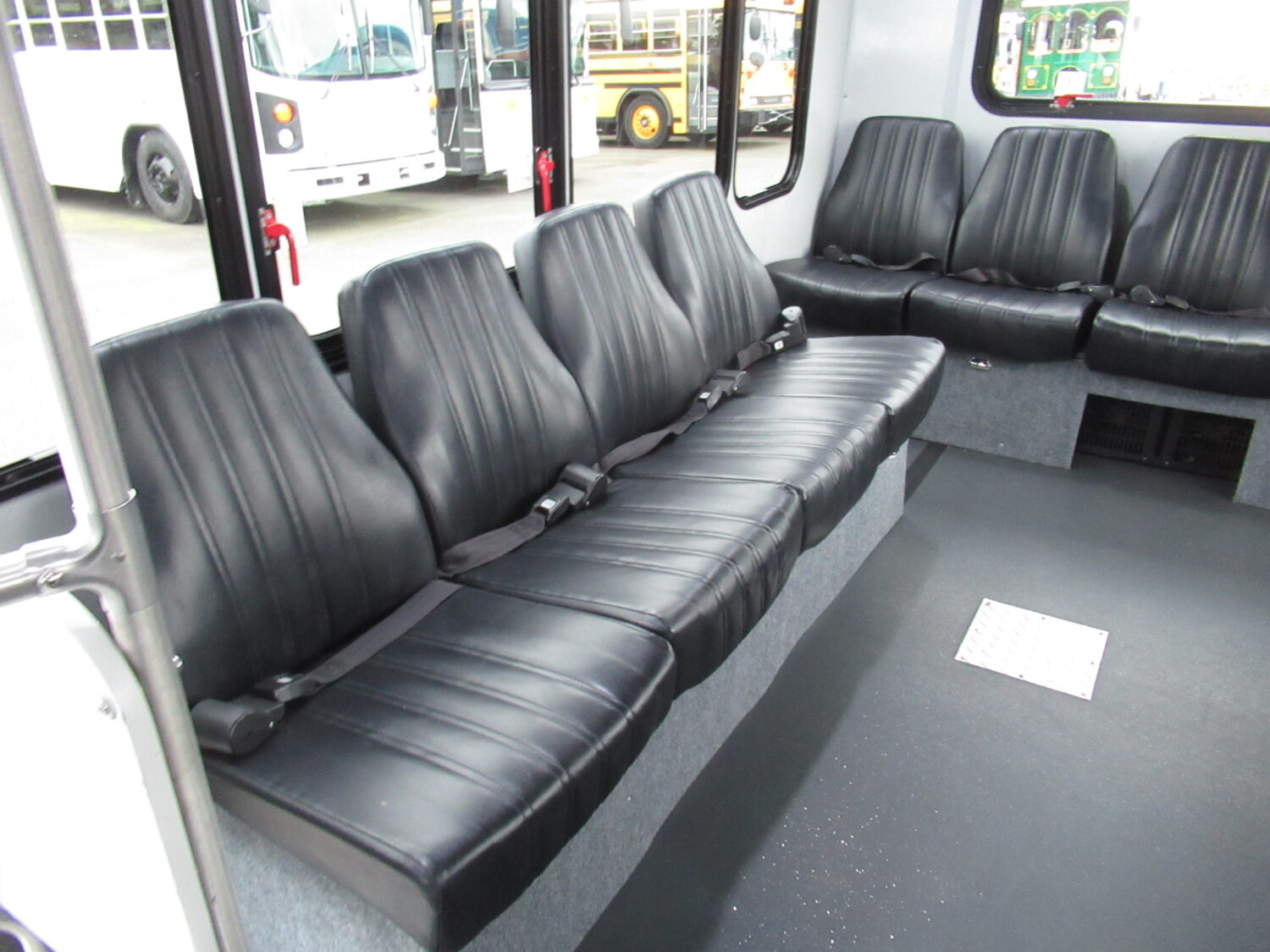 2019 Ford Eldorado Aerotech 14 + Interior Luggage Shuttle Bus - S11163 - Image 10