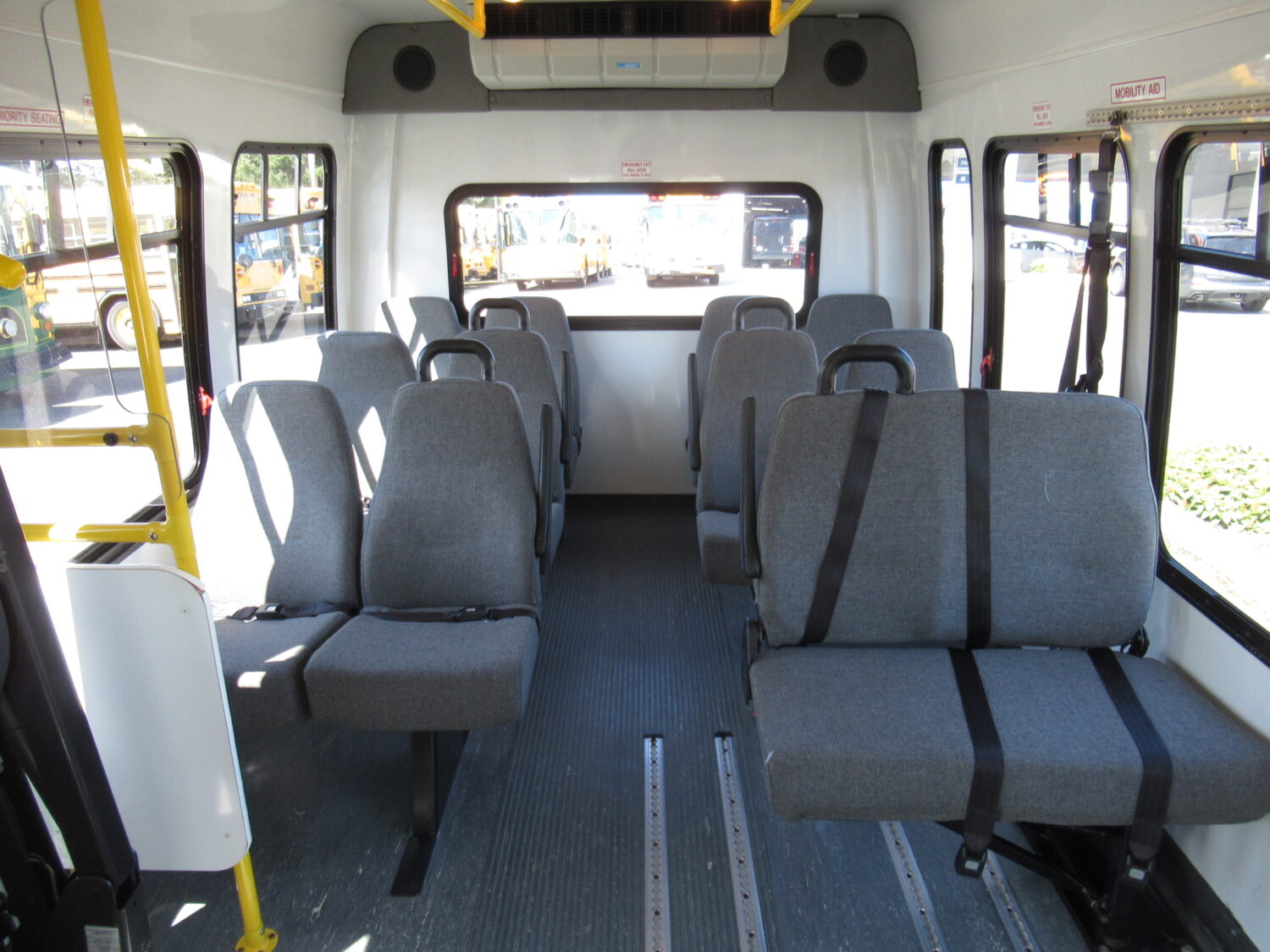 2010 Chevrolet Startrans 14 Passenger ADA Shuttle Bus - S08812 - Image 6