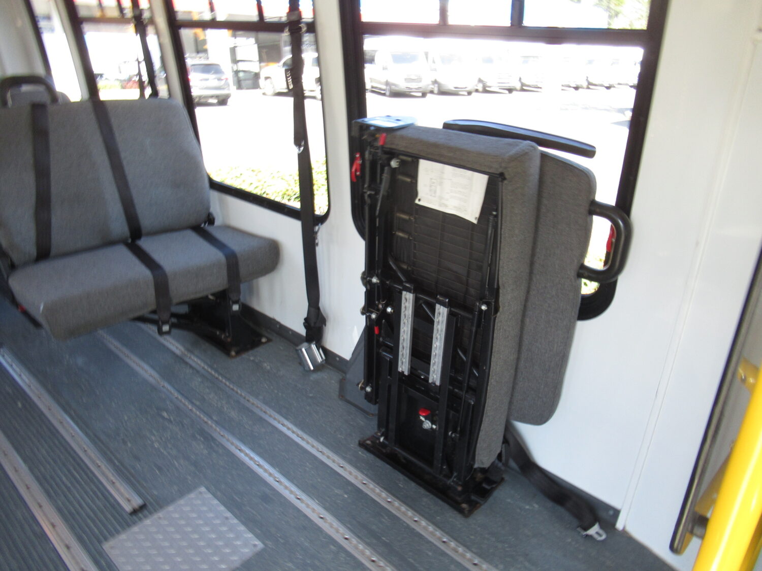 2010 Chevrolet Startrans 14 Passenger ADA Shuttle Bus - S08812 - Image 10