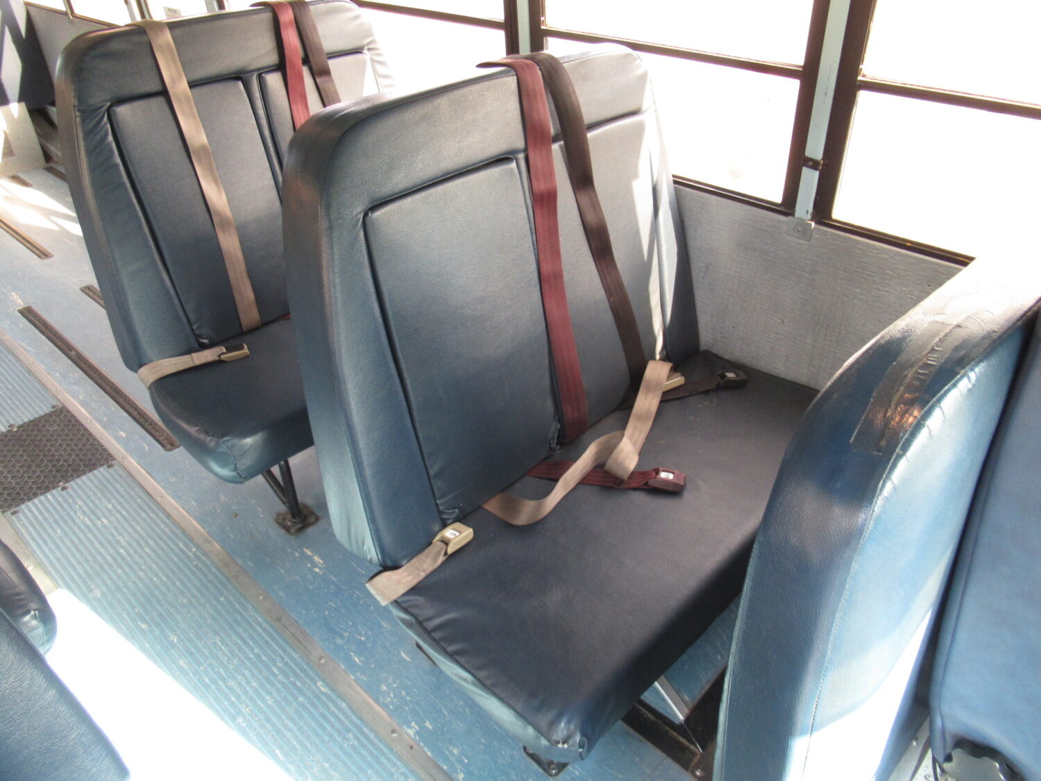 2006 Thomas HDX 33 Passenger + 3 Wheelchair School Bus - B60715 - Image 7