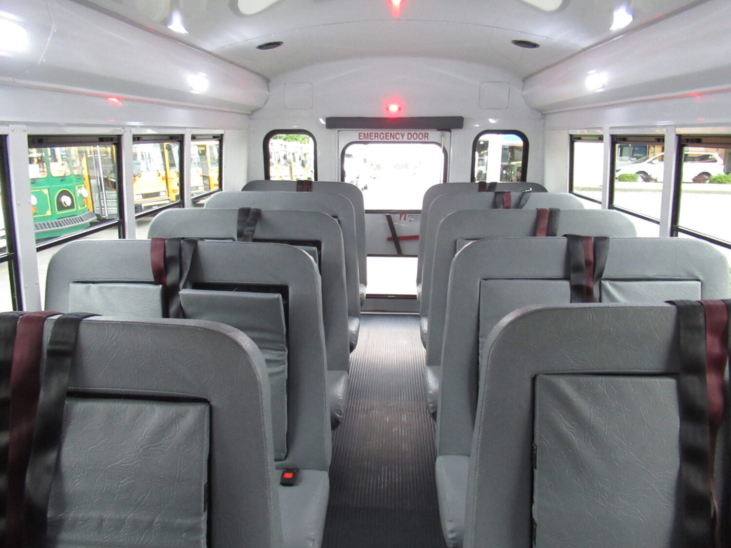 2016 Ford E-450 Stacraft Quest 30 Passenger School Bus - B03994 - Image 6