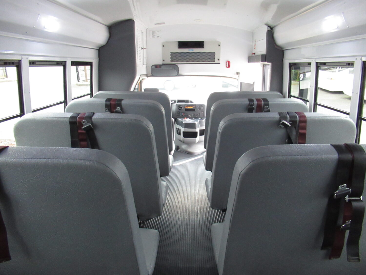 2016 Ford E-450 Stacraft Quest 30 Passenger School Bus - B03994 - Image 8