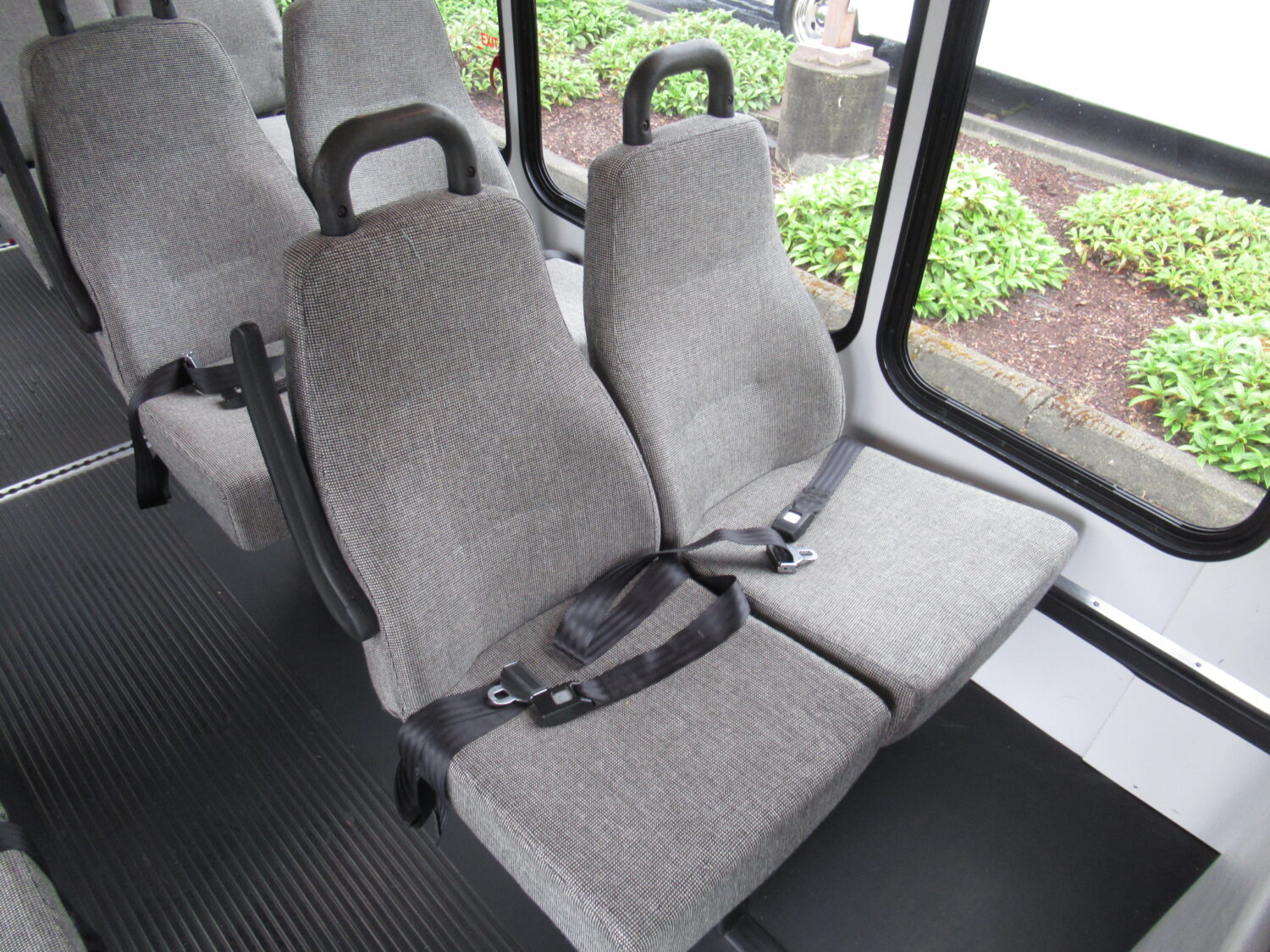 2011 Ford Elkhart ECII 14 Passenger ADA Wheelchair Shuttle Bus - S22651 - Image 9