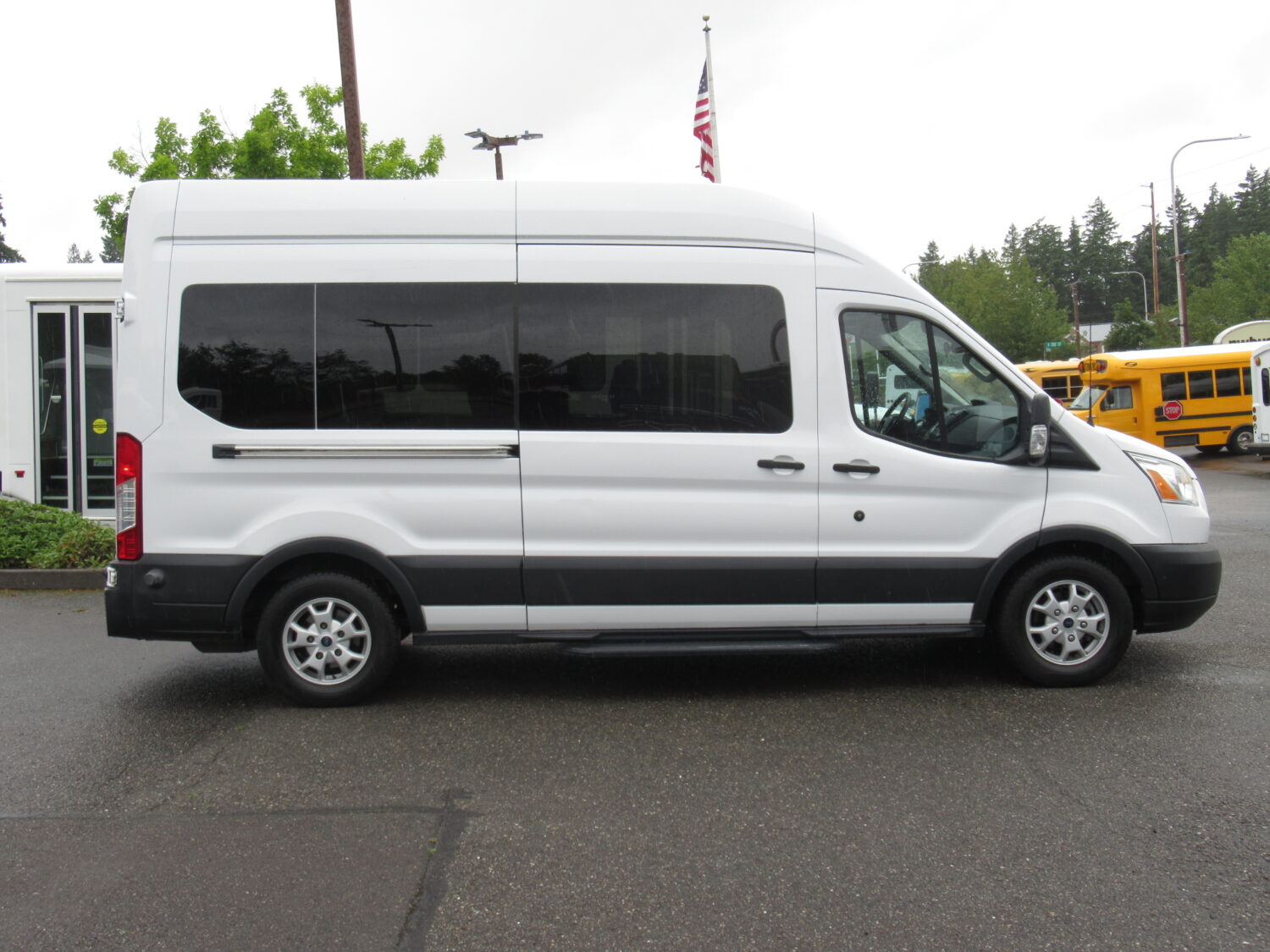 2015 Ford Transit 14 Passenger Van - S41266 - Image 10