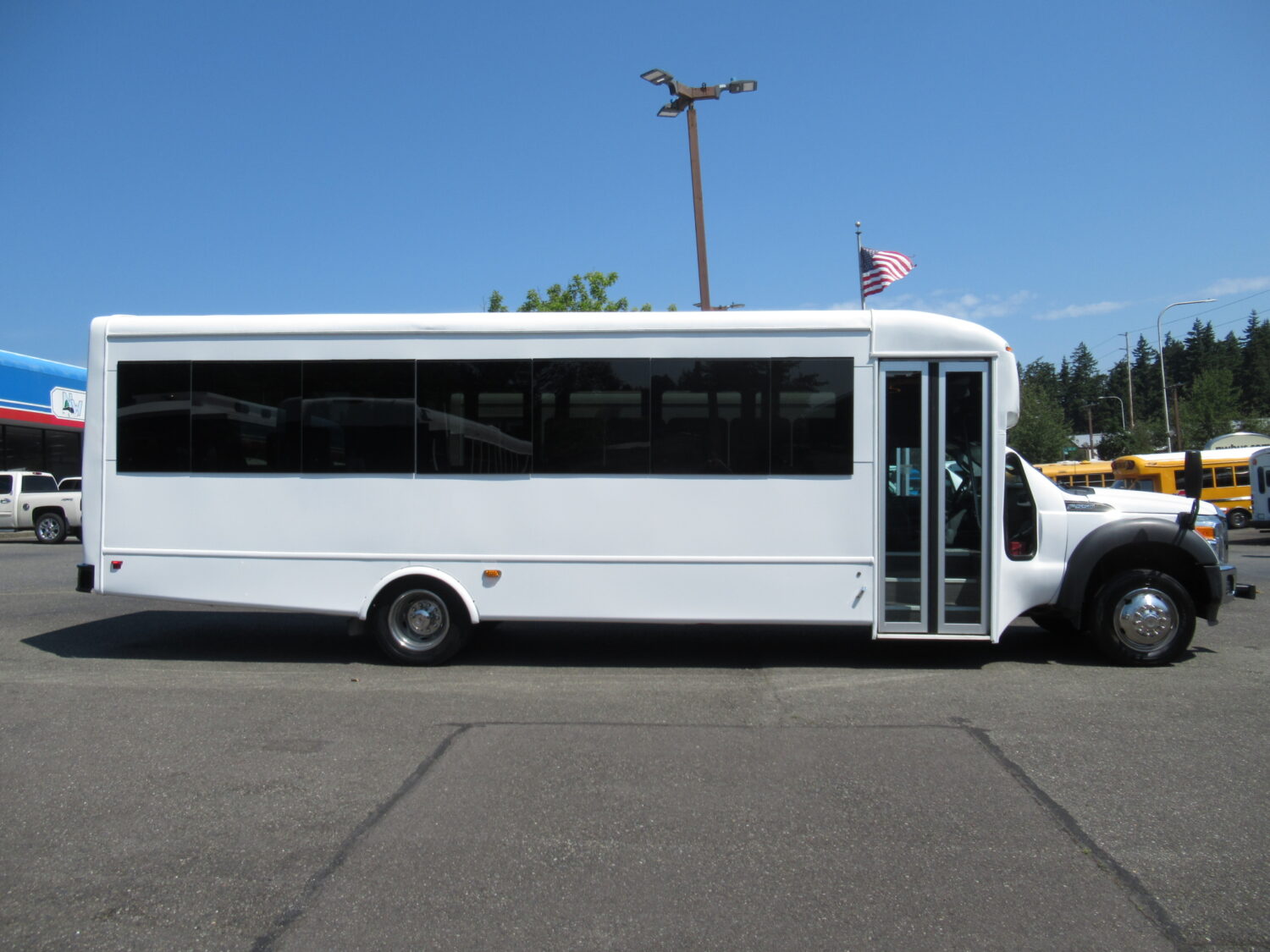 2016 Ford Starcraft Allstar XL 33 Passenger Shuttle Bus - S49508 - Image 10