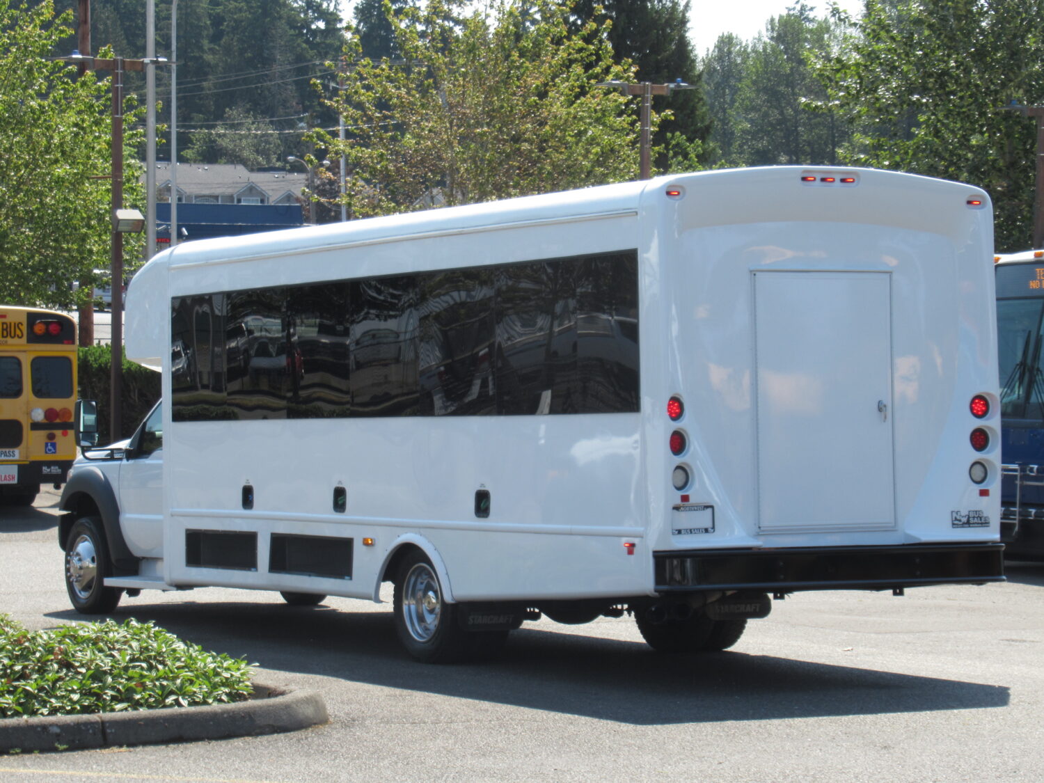 2016 Ford Starcraft Allstar XL 33 Passenger Shuttle Bus - S49508 - Image 4