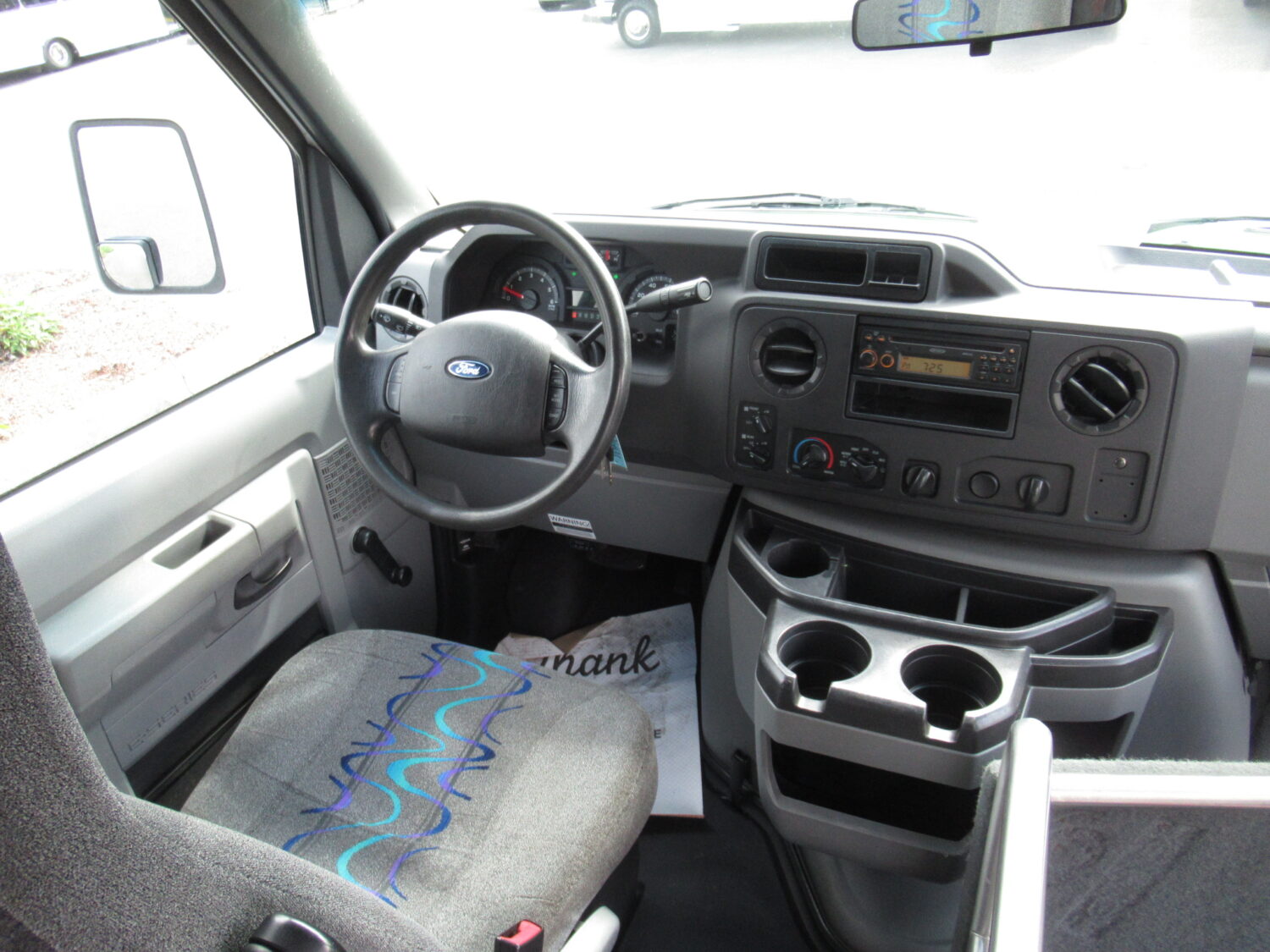 2015 Ford Starcraft Starquest 14 Passenger Shuttle Bus - S16015 - Image 5