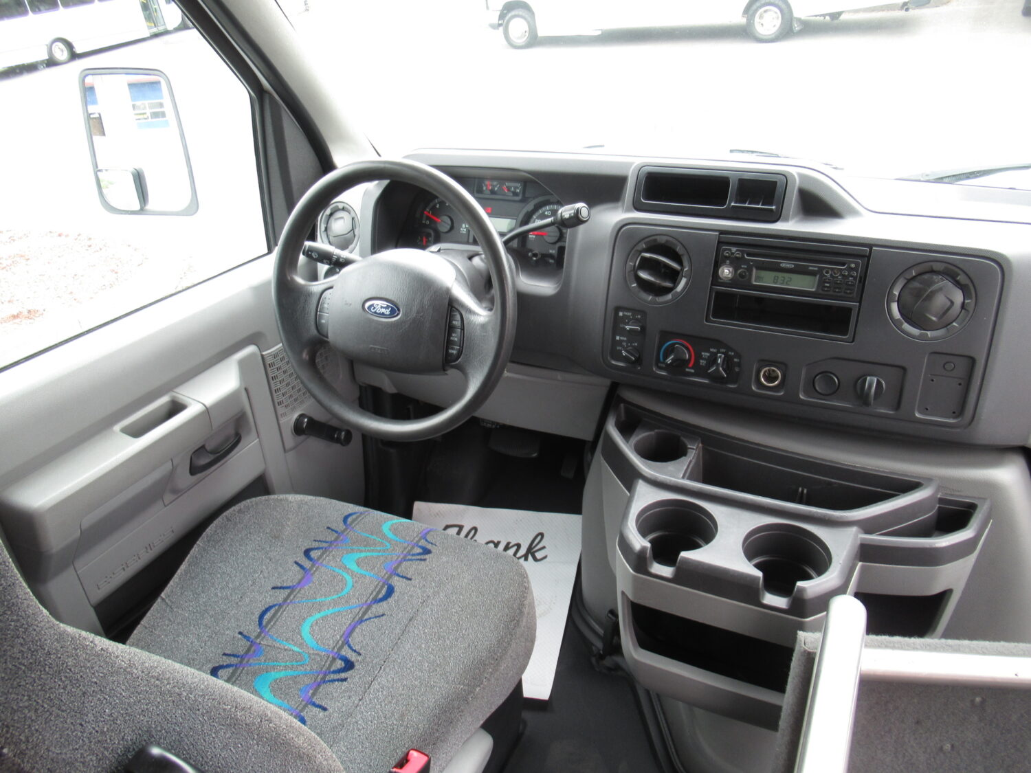 2011 Ford Starcraft Starquest 14 Passenger Shuttle Bus - S21342 - Image 5