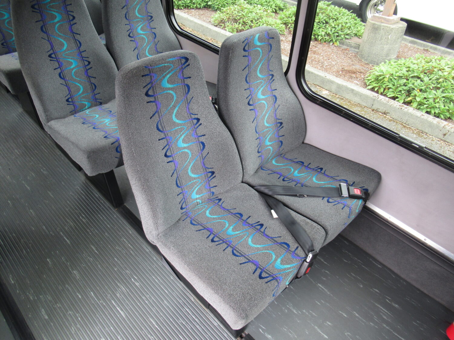 2011 Ford Starcraft Starquest 14 Passenger Shuttle Bus - S21342 - Image 9