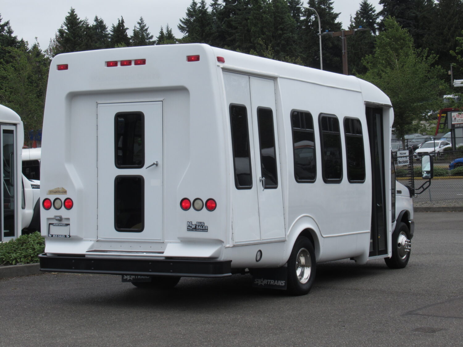 2010 Ford Startrans 12 Passenger + 2 Wheelchair Shuttle Bus - S72411 - Image 3