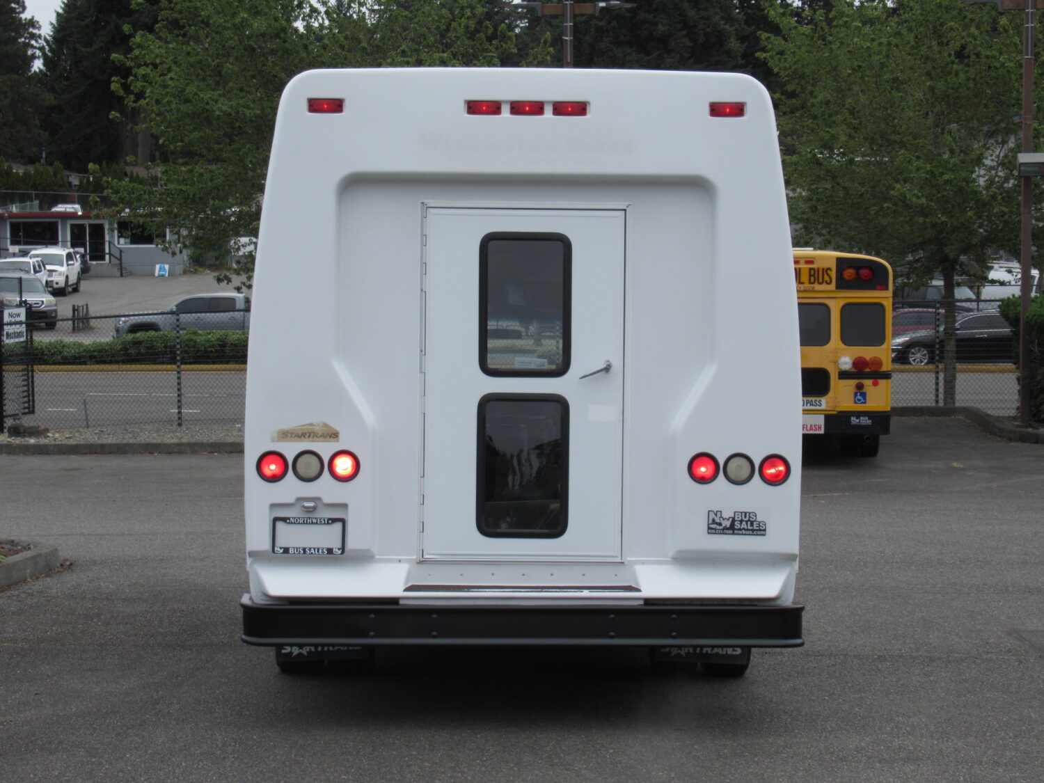 2010 Ford Startrans 12 Passenger + 2 Wheelchair Shuttle Bus - S72411 - Image 11