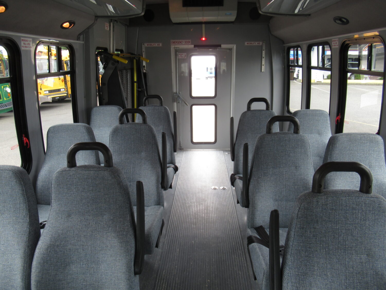 2010 Ford Startrans 12 Passenger + 2 Wheelchair Shuttle Bus - S72411 - Image 6