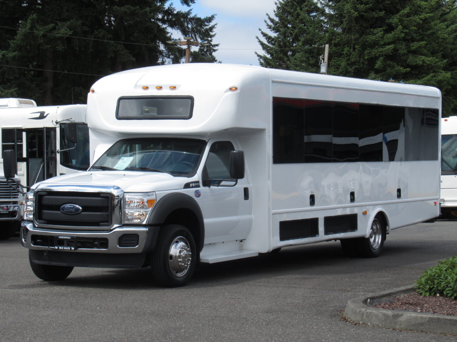 2016 Ford Starcraft Allstar XL 33 Passenger Shuttle Bus - S49507 - Image 2