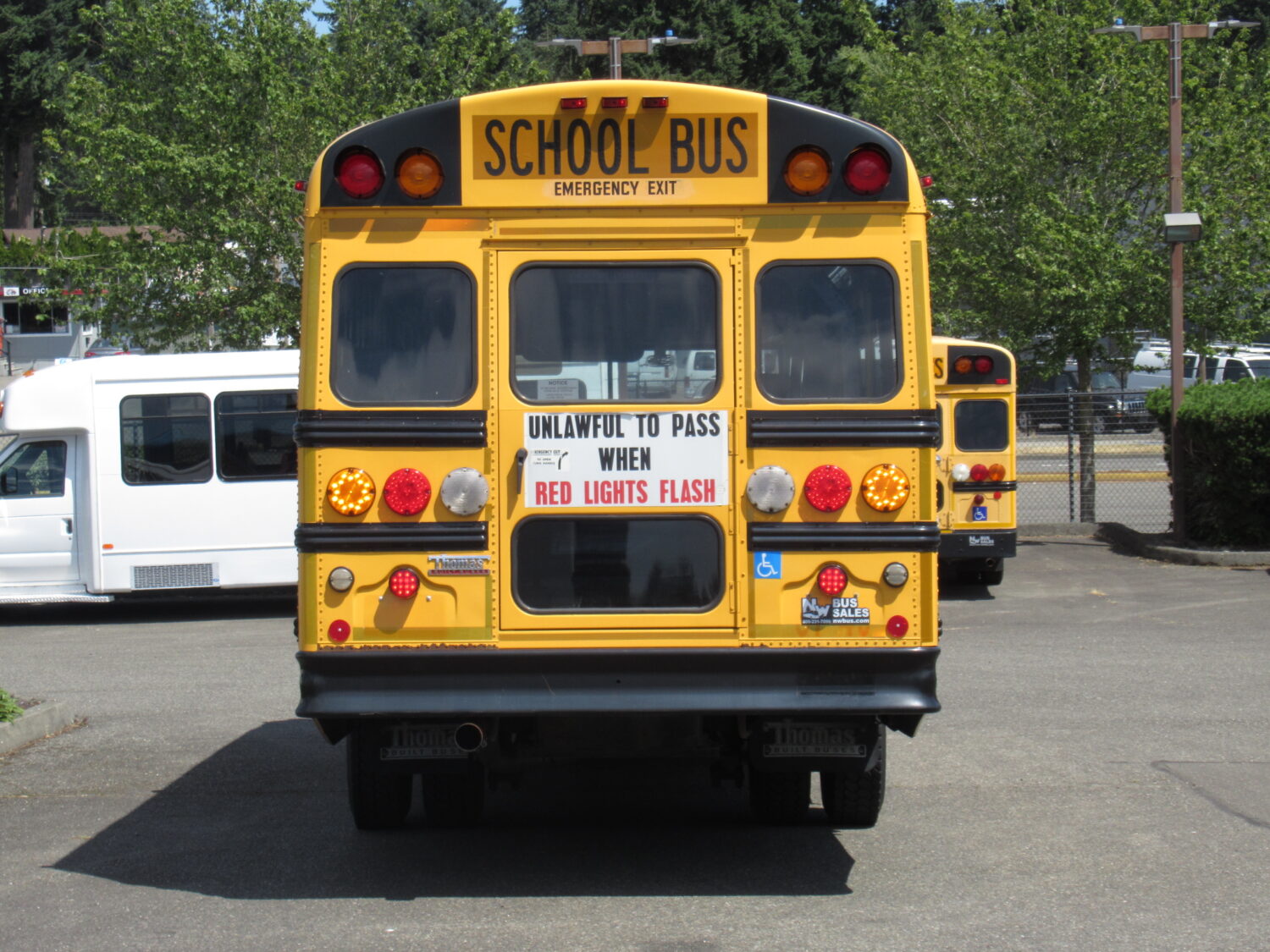2007 Thomas Saf-T-Liner 24 Passenger ADA Short School Bus - B80829 - Image 11
