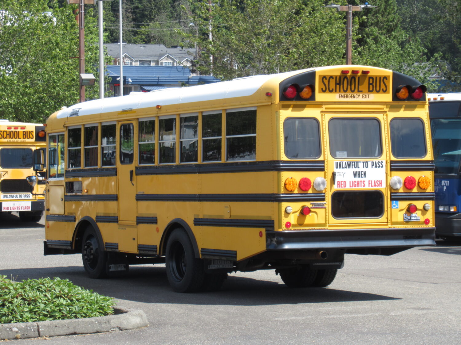 2007 Thomas Saf-T-Liner 24 Passenger ADA Short School Bus - B80829 - Image 4