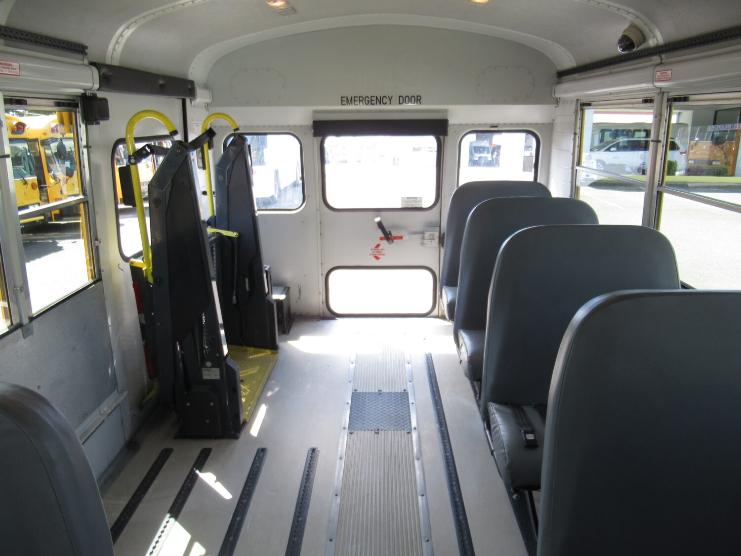 2007 Thomas Saf-T-Liner 24 Passenger ADA Short School Bus - B80829 - Image 7