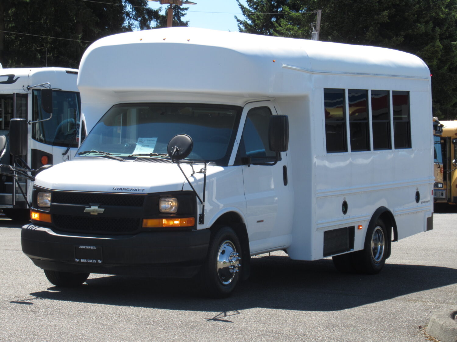 2014 Chevrolet Starcraft Prodigy 24 Passenger MFSAB - B22346 - Image 2