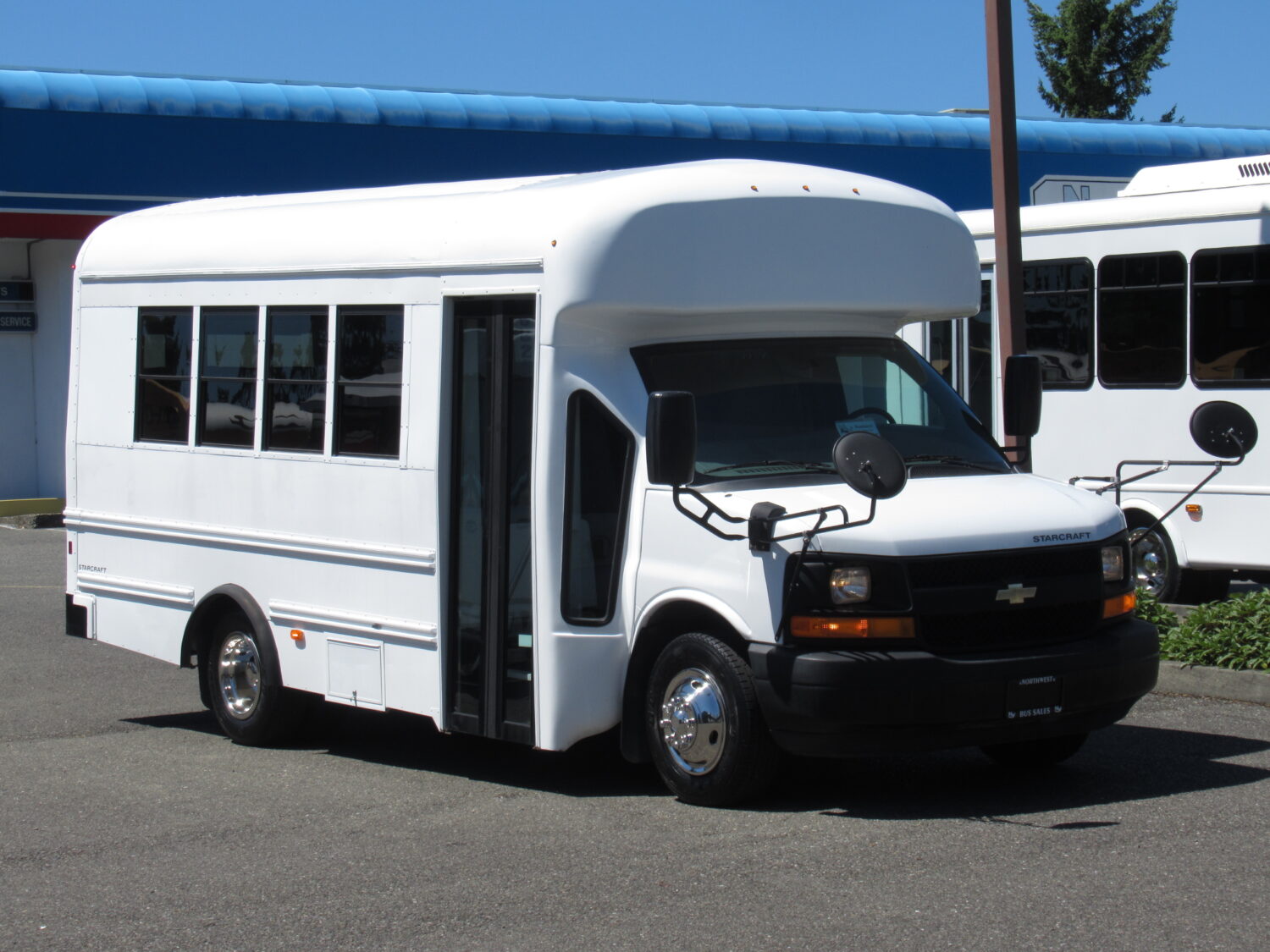 2014 Chevrolet Starcraft Prodigy 24 Passenger MFSAB - B22346