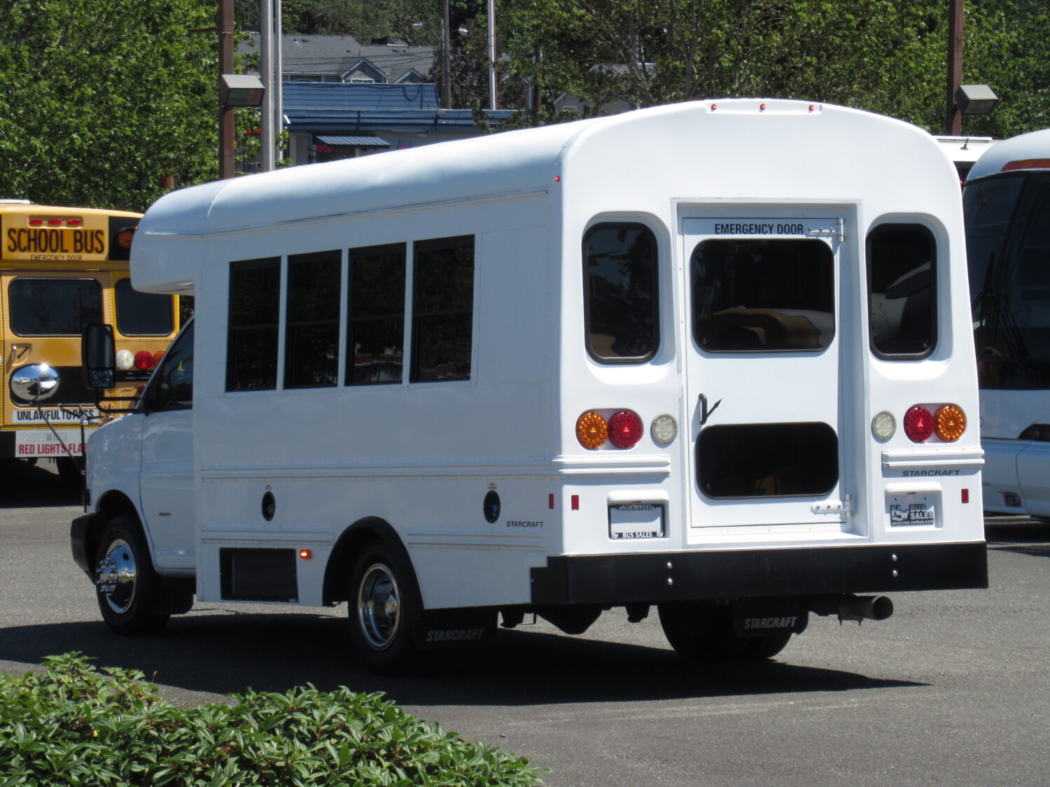 2014 Chevrolet Starcraft Prodigy 24 Passenger MFSAB - B22346 - Image 4