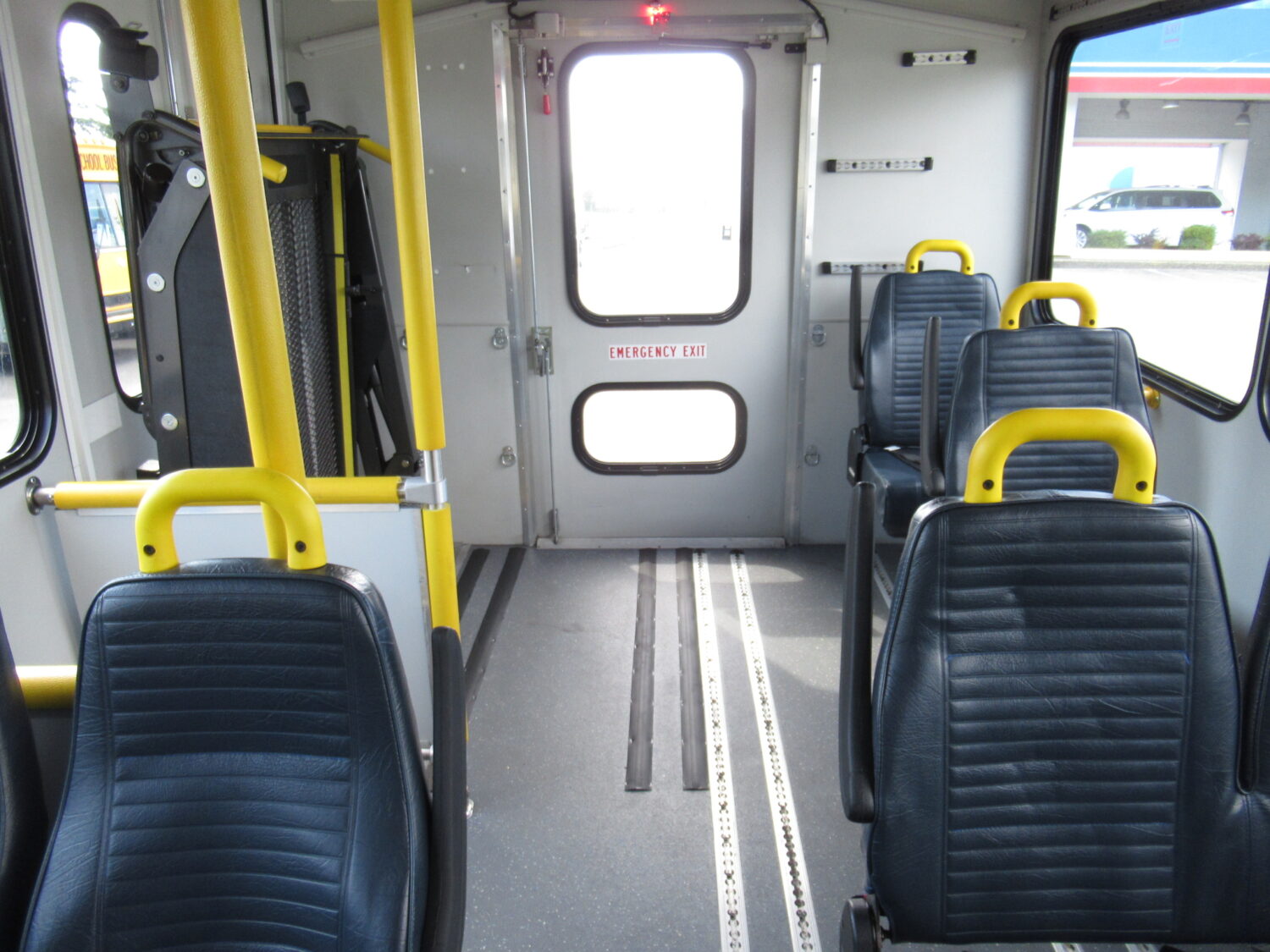 2016 Chevrolet Glaval Titan II 14 Passenger Shuttle Bus - S38327 - Image 7