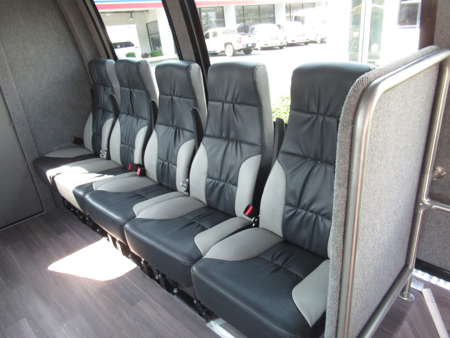 2017 Ford Elkhart Custom Designs KSIR Low Floor 14 Passenger Shuttle Bus - S71751 - Image 11