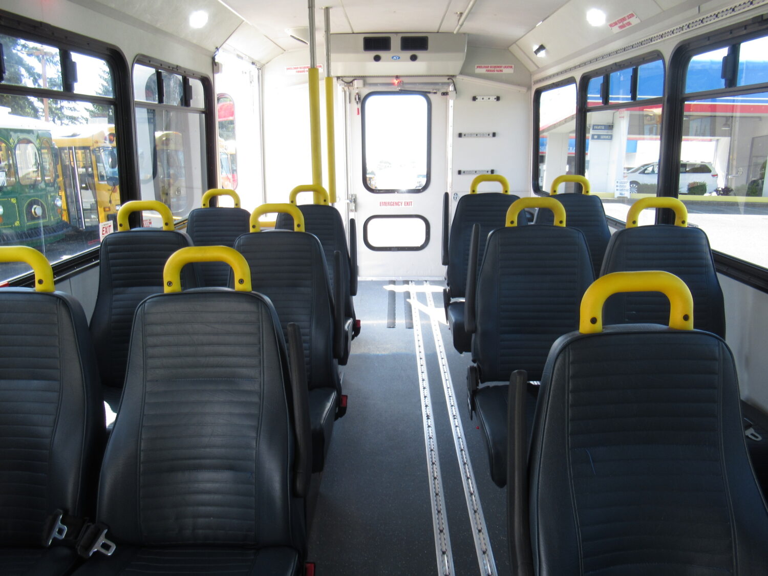 2015 Chevrolet Glaval Titan II 14 Passenger Shuttle Bus - S33781 - Image 6