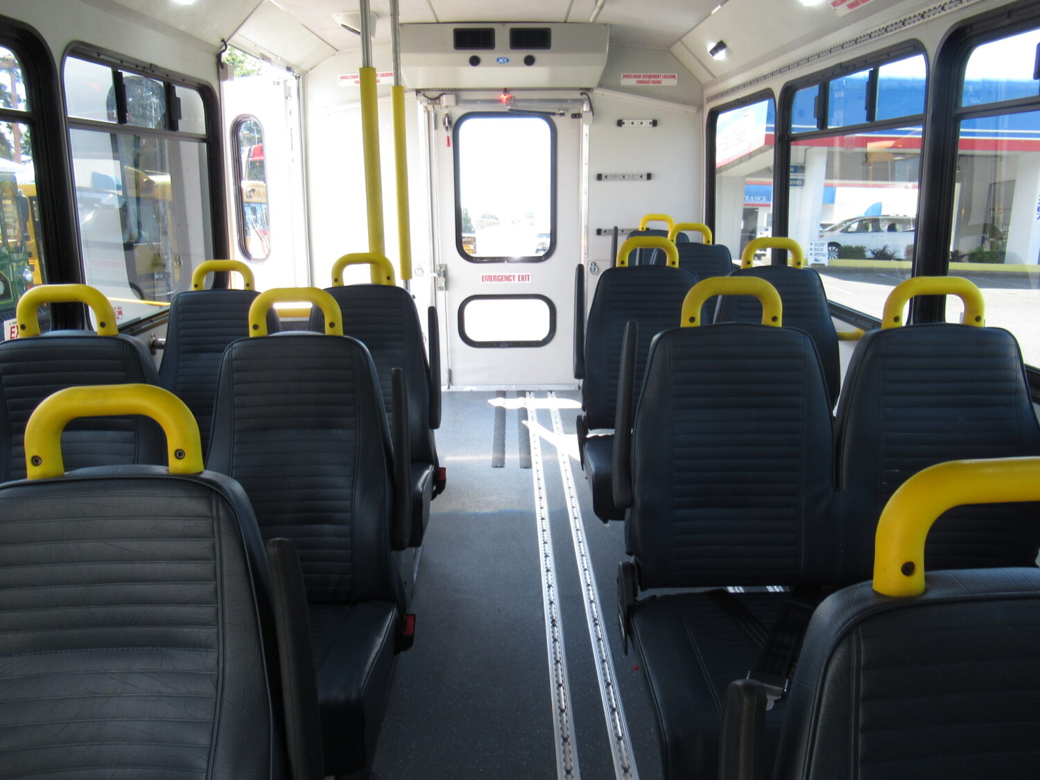 2015 Chevrolet Glaval Titan II 14 Passenger Shuttle Bus - S33781 - Image 7