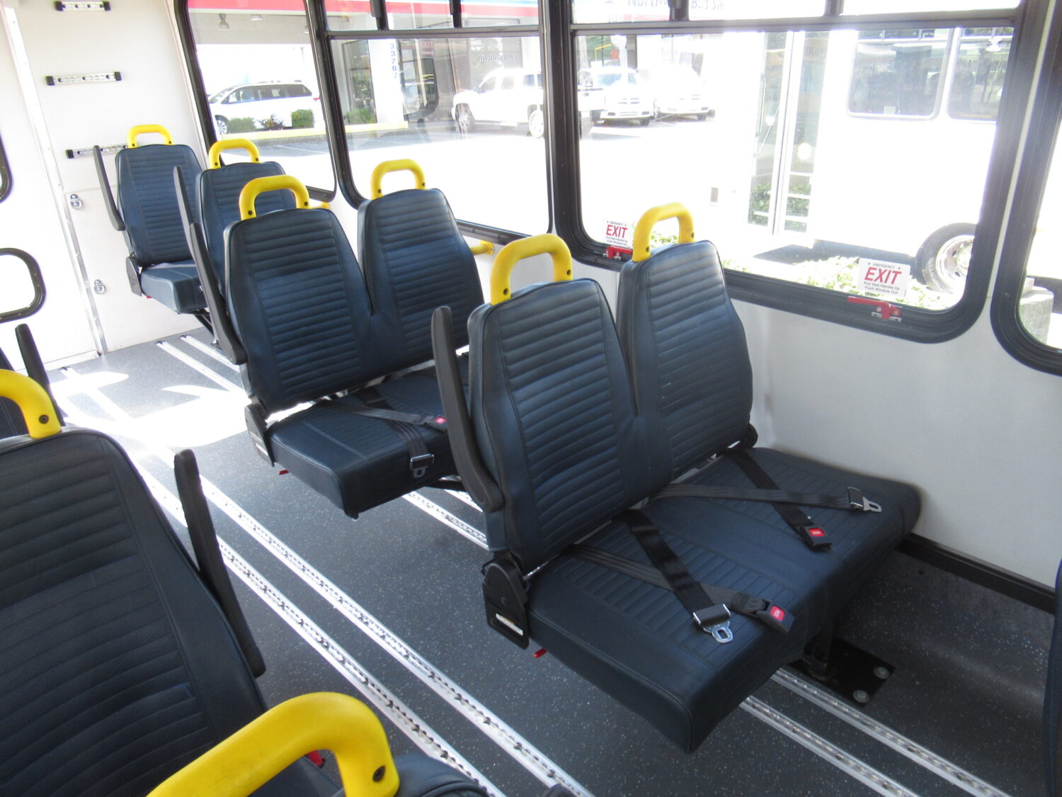 2015 Chevrolet Glaval Titan II 14 Passenger Shuttle Bus - S33781 - Image 9