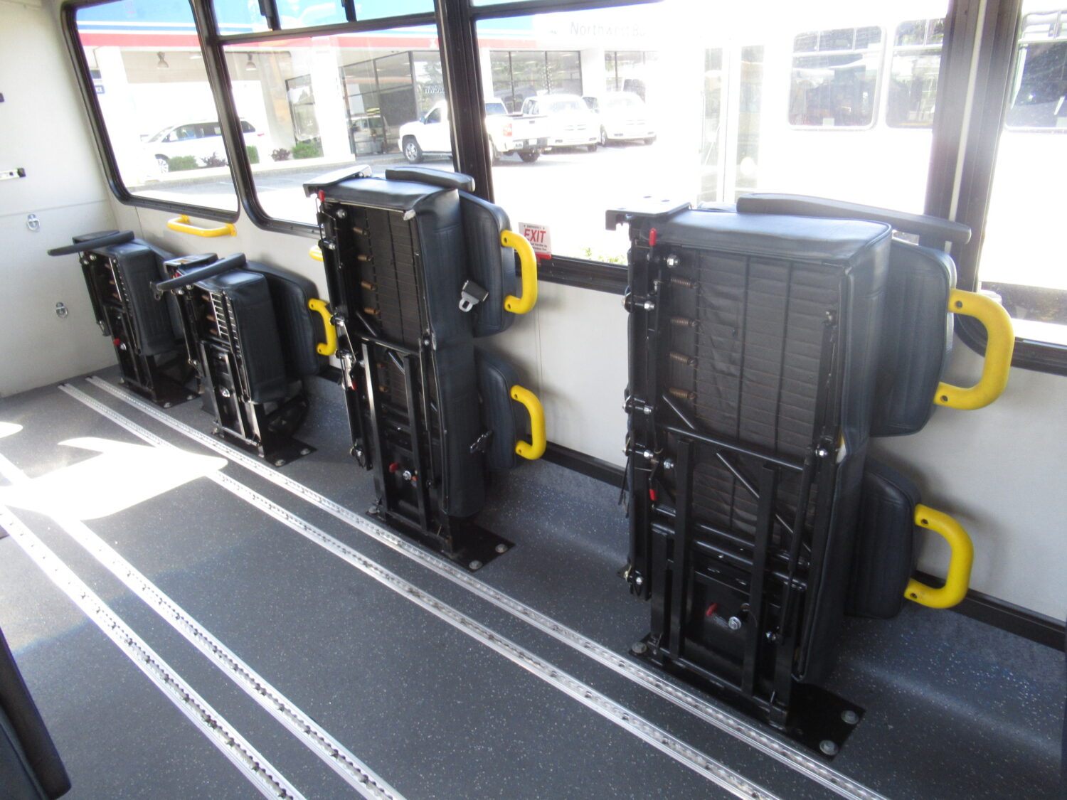 2015 Chevrolet Glaval Titan II 14 Passenger Shuttle Bus - S33781 - Image 10